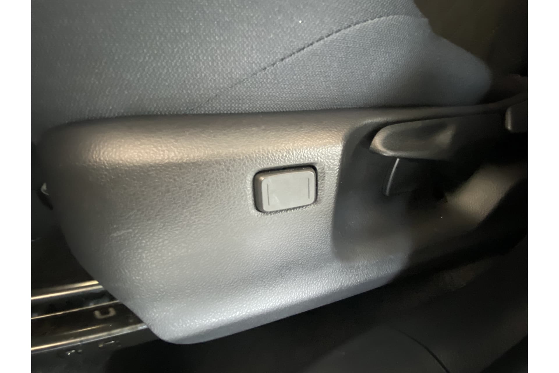 Toyota Corolla Cross Hybrid 140 Style thumbnail 27