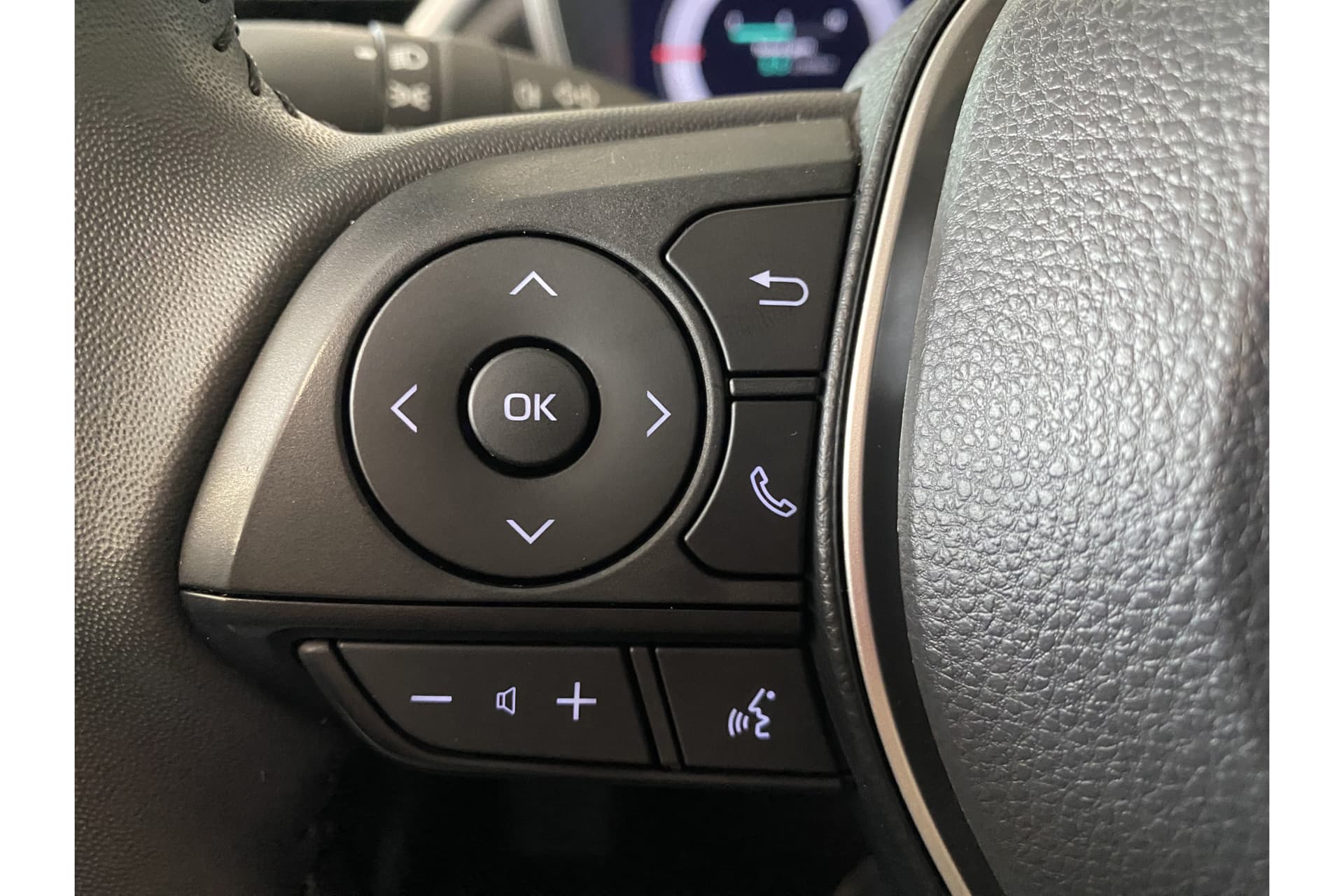 Toyota Corolla Cross Hybrid 140 Style thumbnail 33