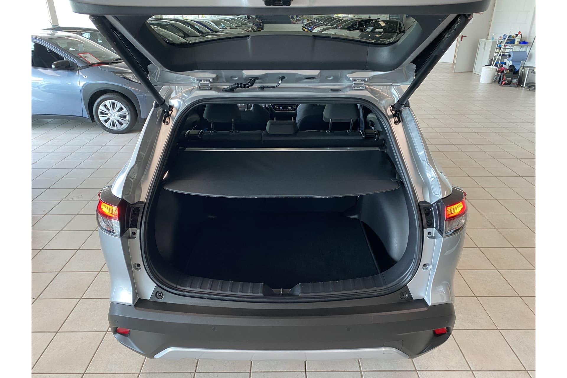 Toyota Corolla Cross Hybrid 140 Style thumbnail 9