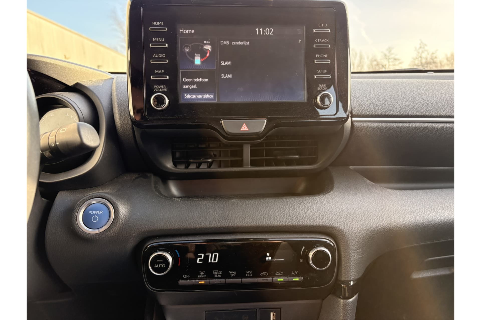 Toyota Yaris 1.5 Hybrid Dynamic thumbnail 12