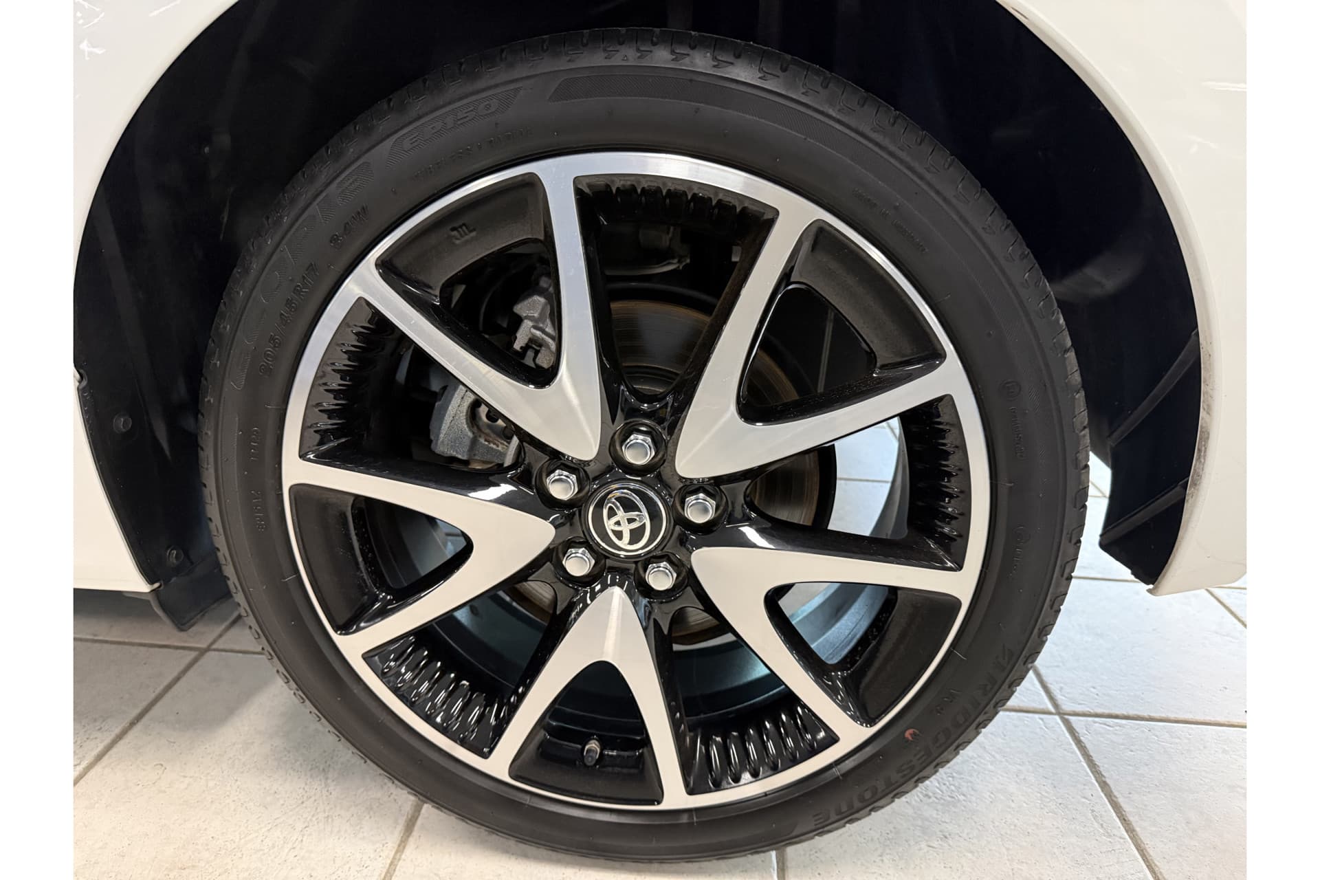 Toyota Yaris 1.5 Hybrid Executive thumbnail 11