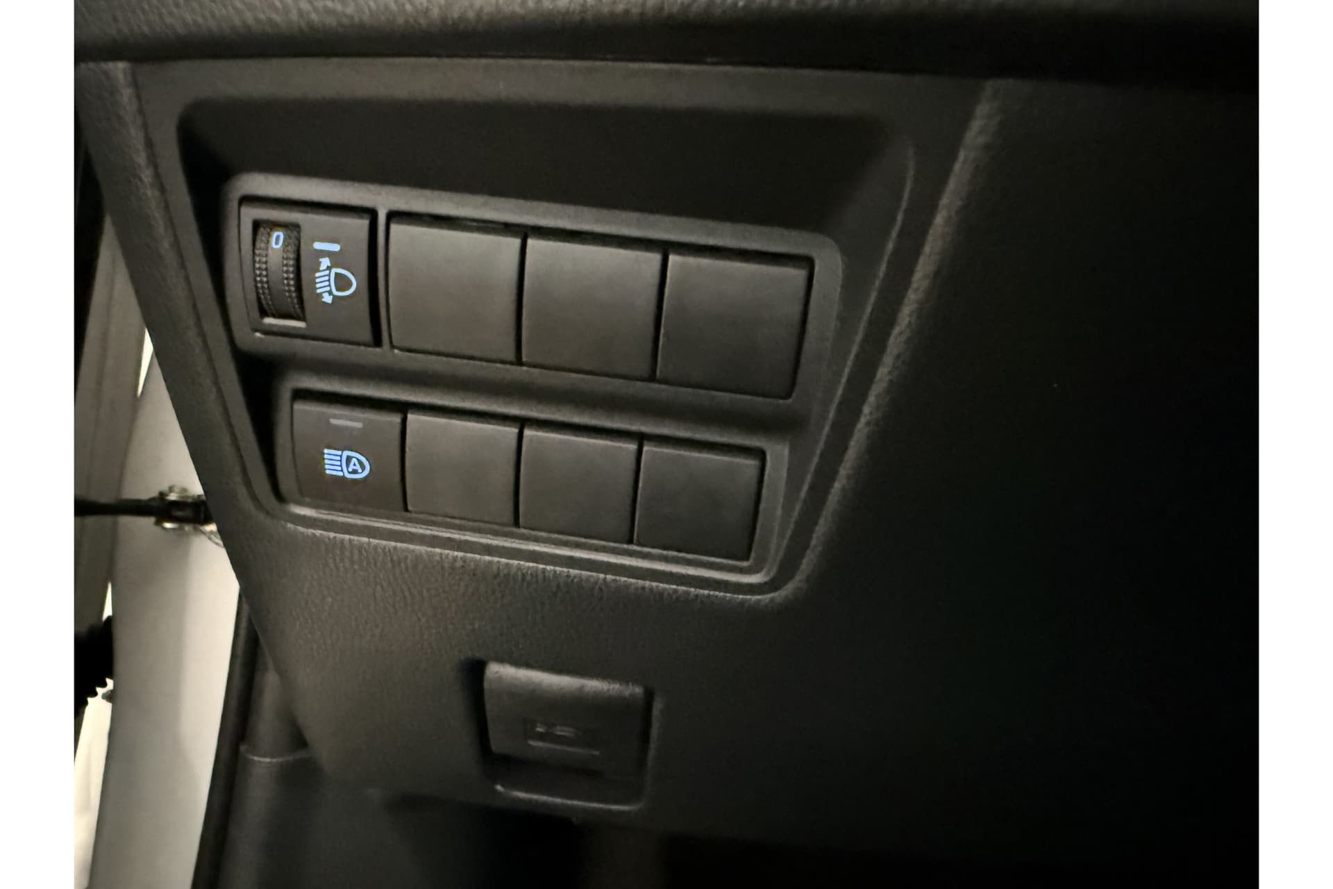 Toyota Yaris 1.5 Hybrid Executive thumbnail 18