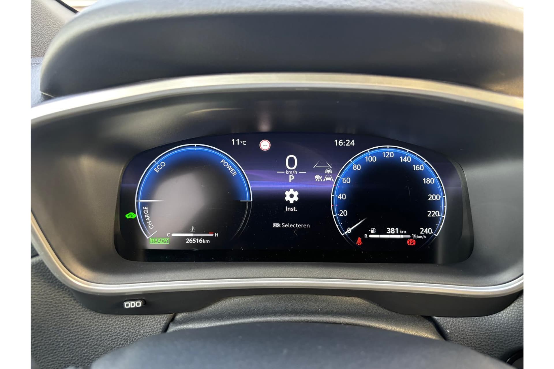 Toyota Corolla Cross Hybrid 140 Style thumbnail 3