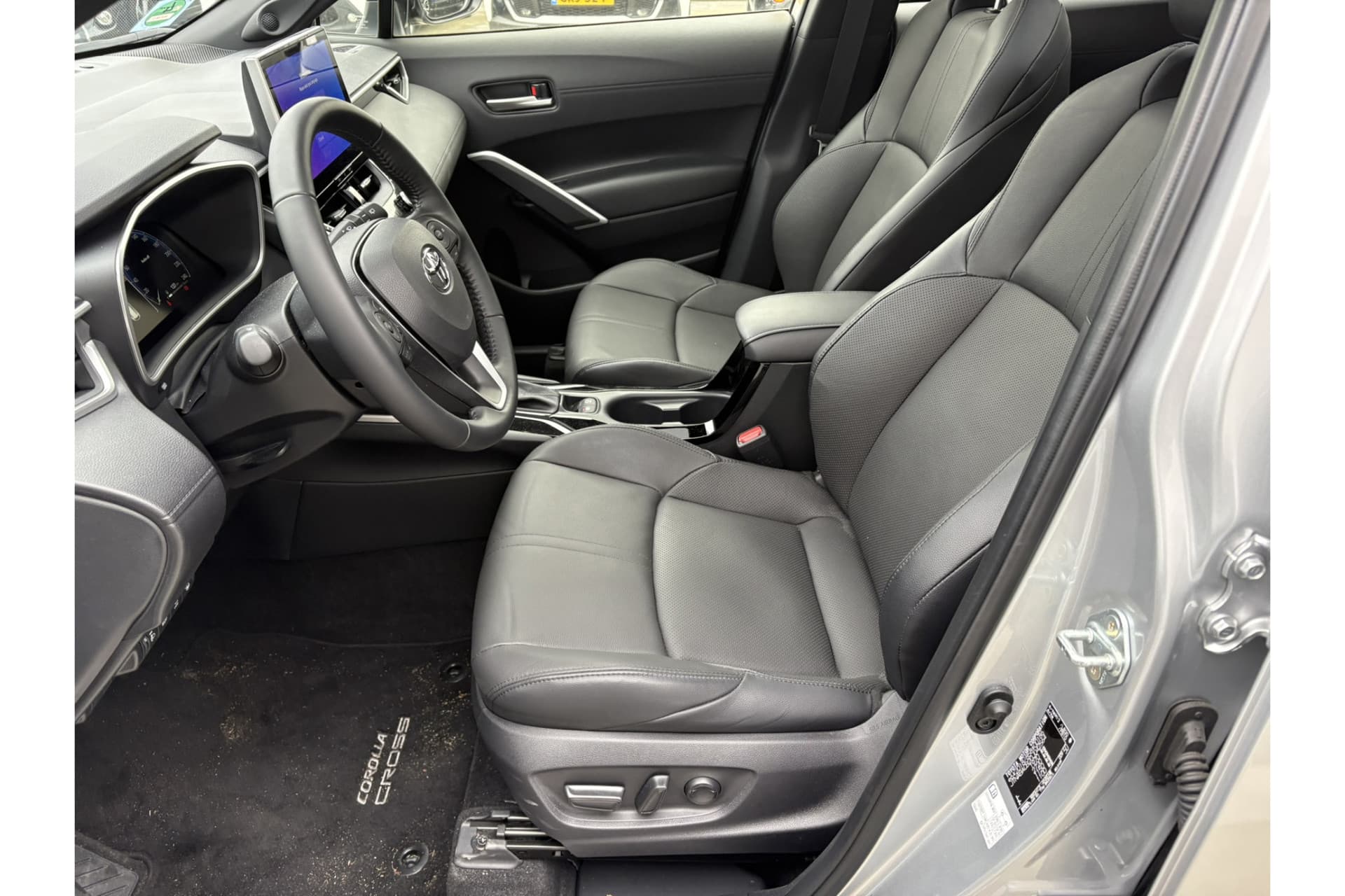 Toyota Corolla Cross Hybrid 200 Executive thumbnail 17