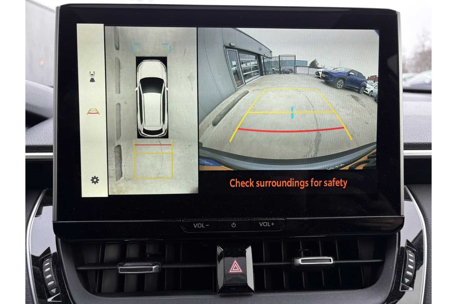 Toyota Corolla Cross Hybrid 200 Executive thumbnail 4