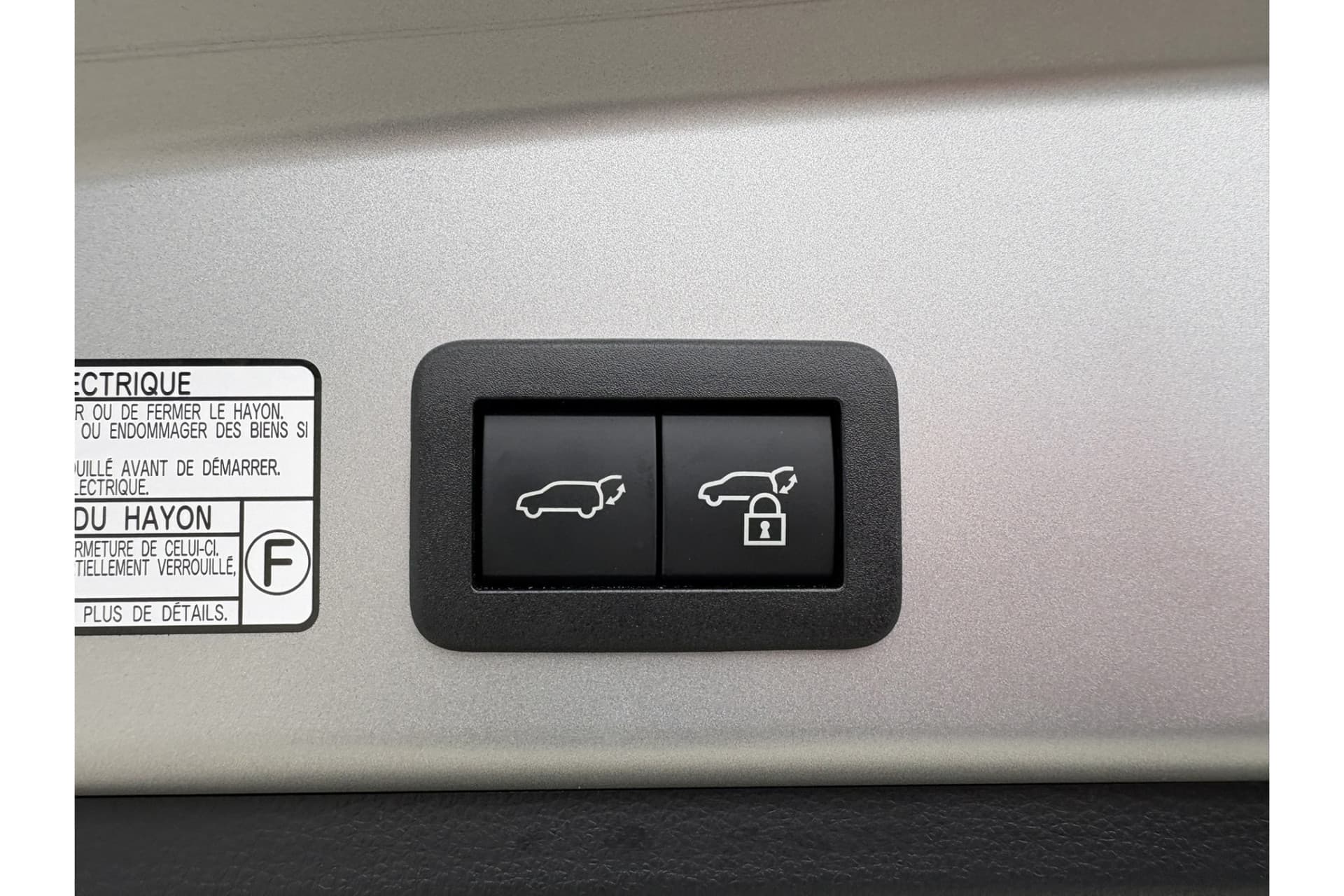 Toyota Corolla Cross Hybrid 200 Executive thumbnail 8