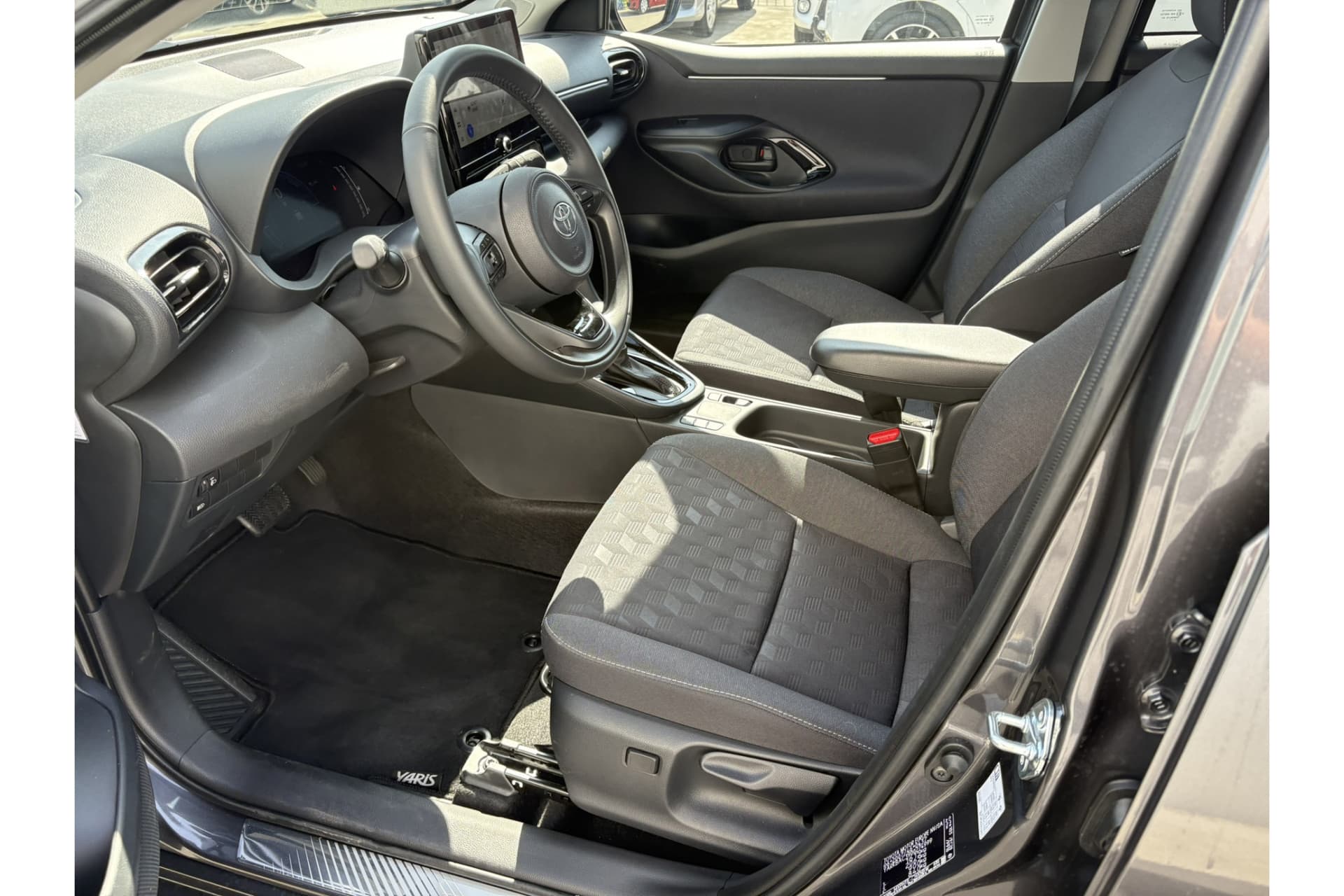 Toyota Yaris 1.5 Hybrid 115 First Edition Automaat thumbnail 15