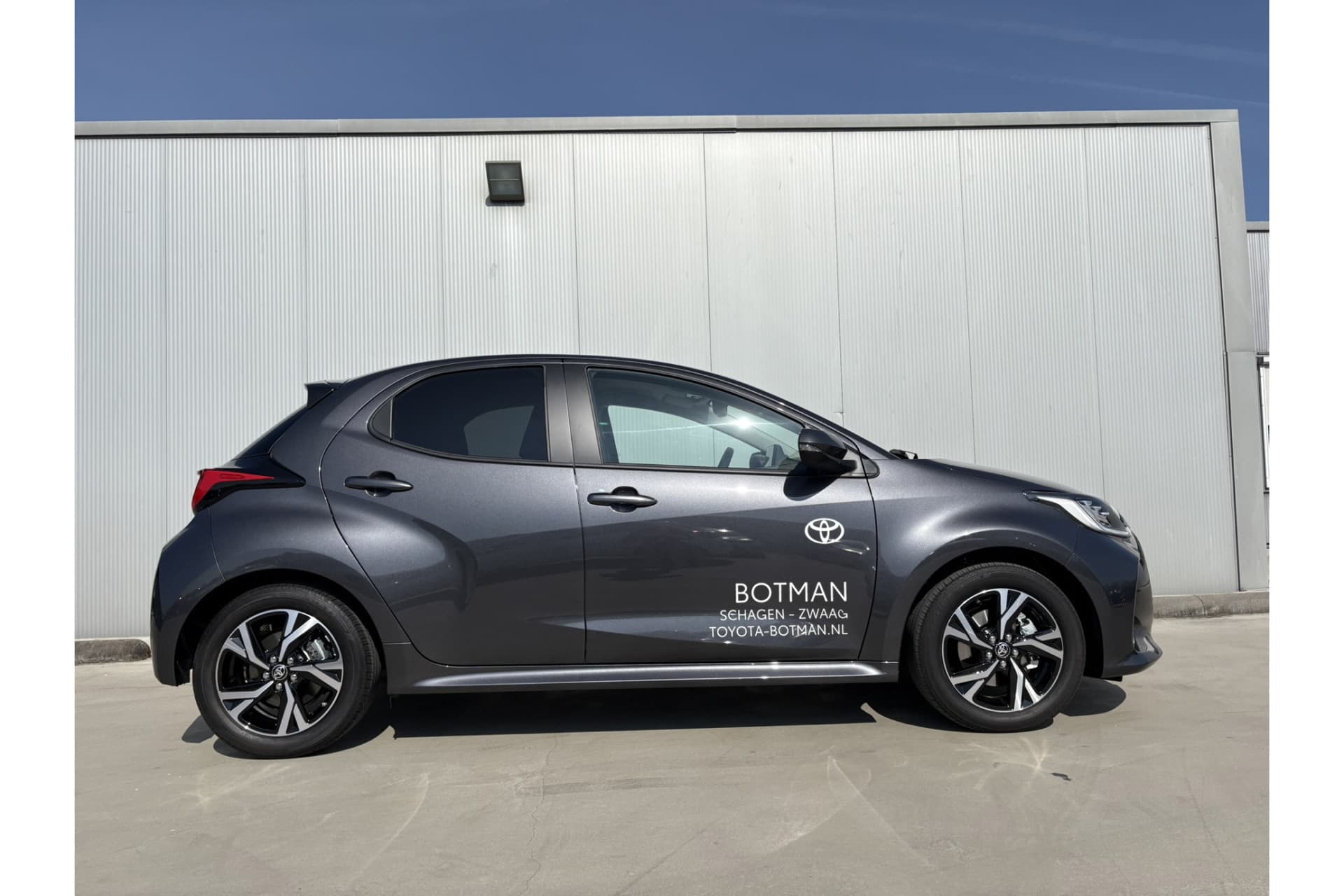 Toyota Yaris 1.5 Hybrid 115 First Edition Automaat thumbnail 7