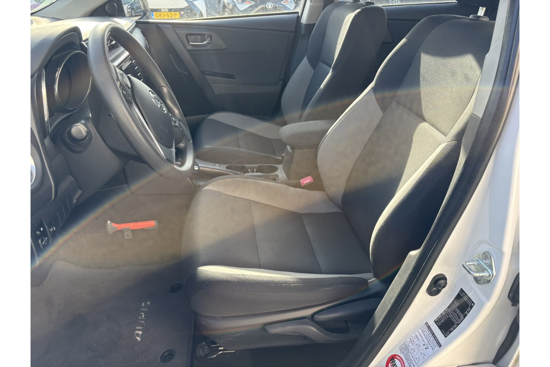 Toyota Auris 1.8 Hybrid Now thumbnail 11