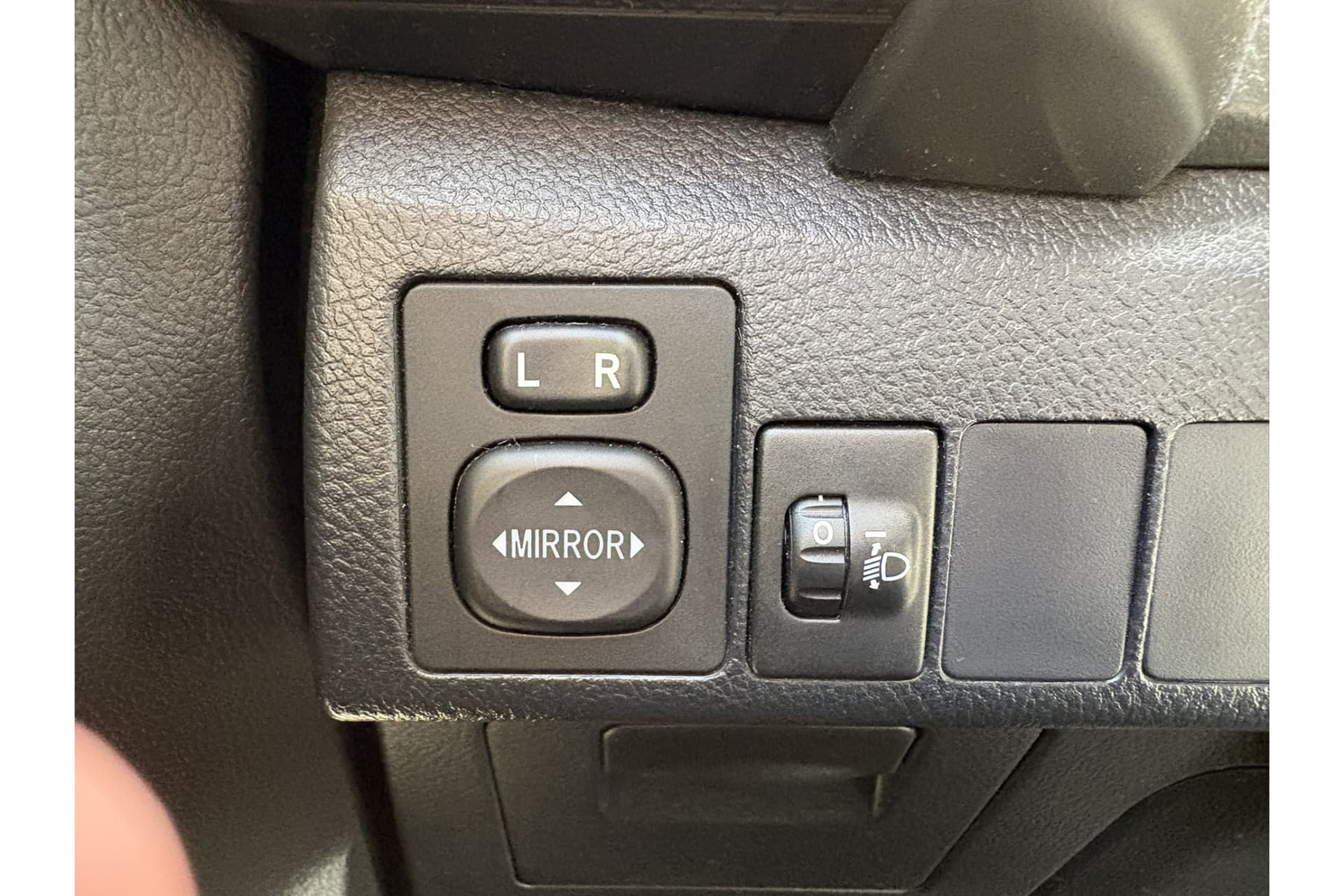 Toyota Auris 1.8 Hybrid Now thumbnail 8