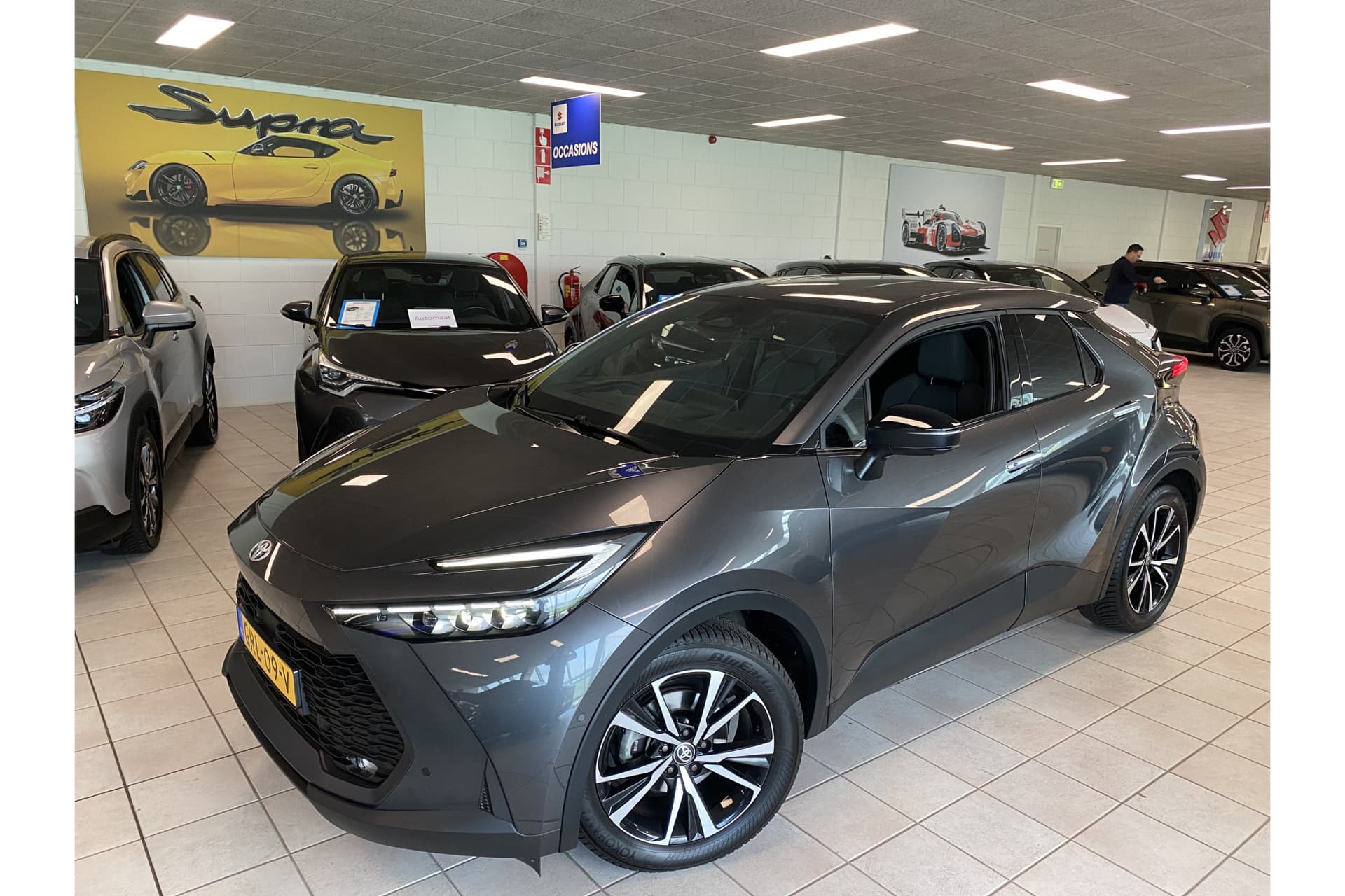 Toyota C-HR 1.8 Hybrid 140 First Edition thumbnail 2