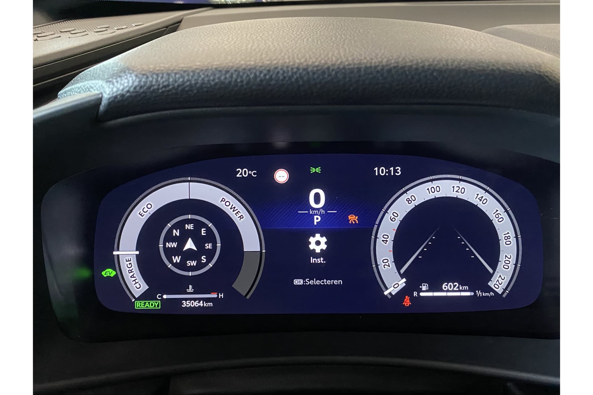 Toyota C-HR 1.8 Hybrid 140 First Edition thumbnail 21