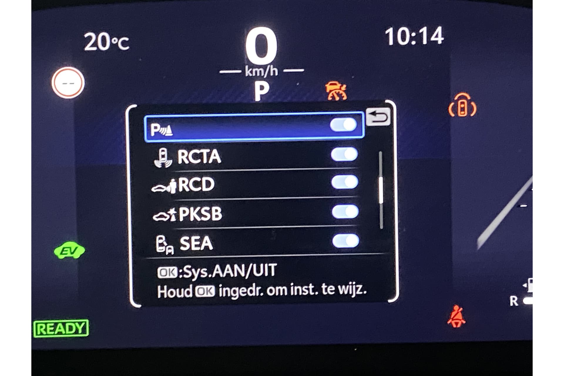 Toyota C-HR 1.8 Hybrid 140 First Edition thumbnail 25