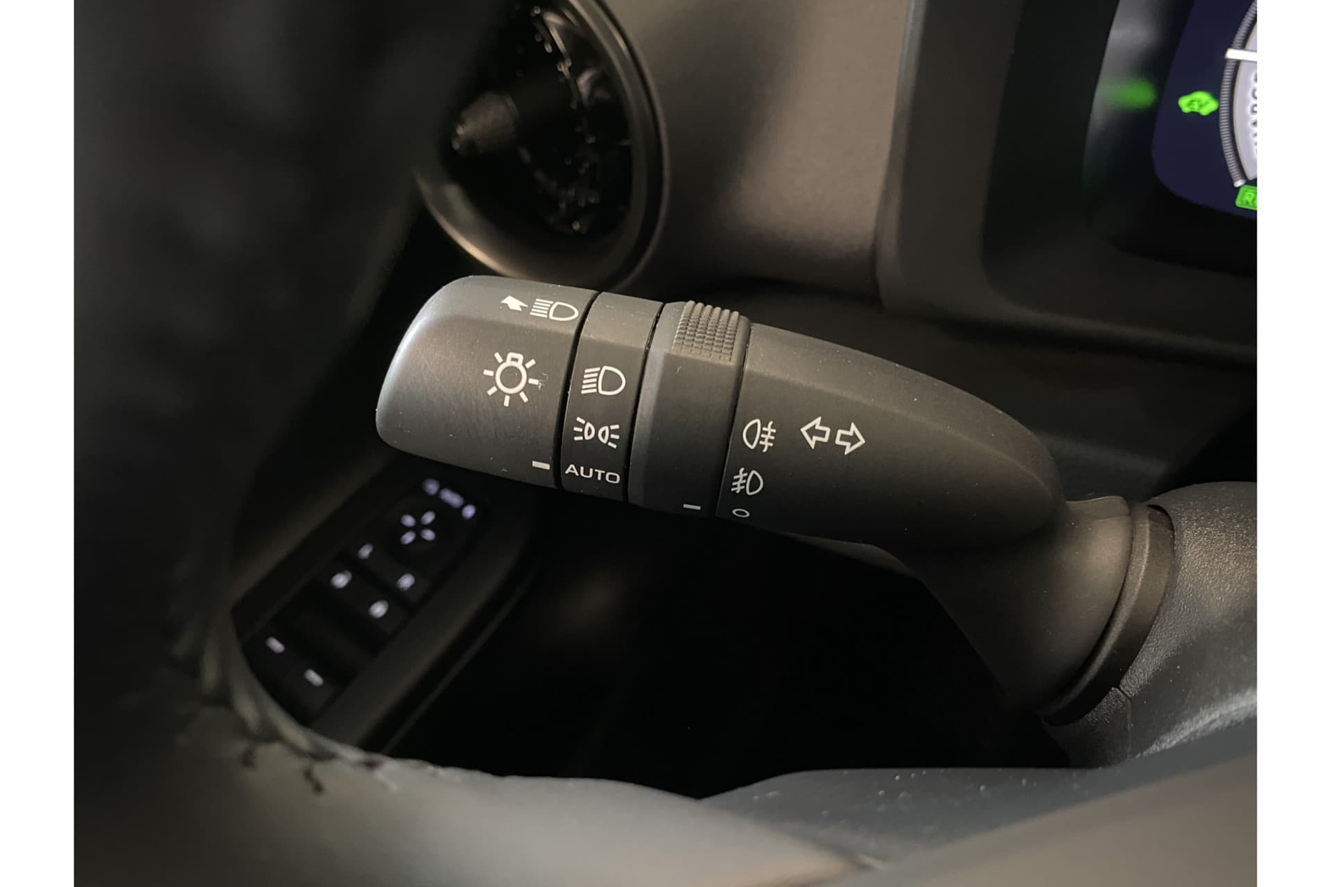 Toyota C-HR 1.8 Hybrid 140 First Edition thumbnail 26