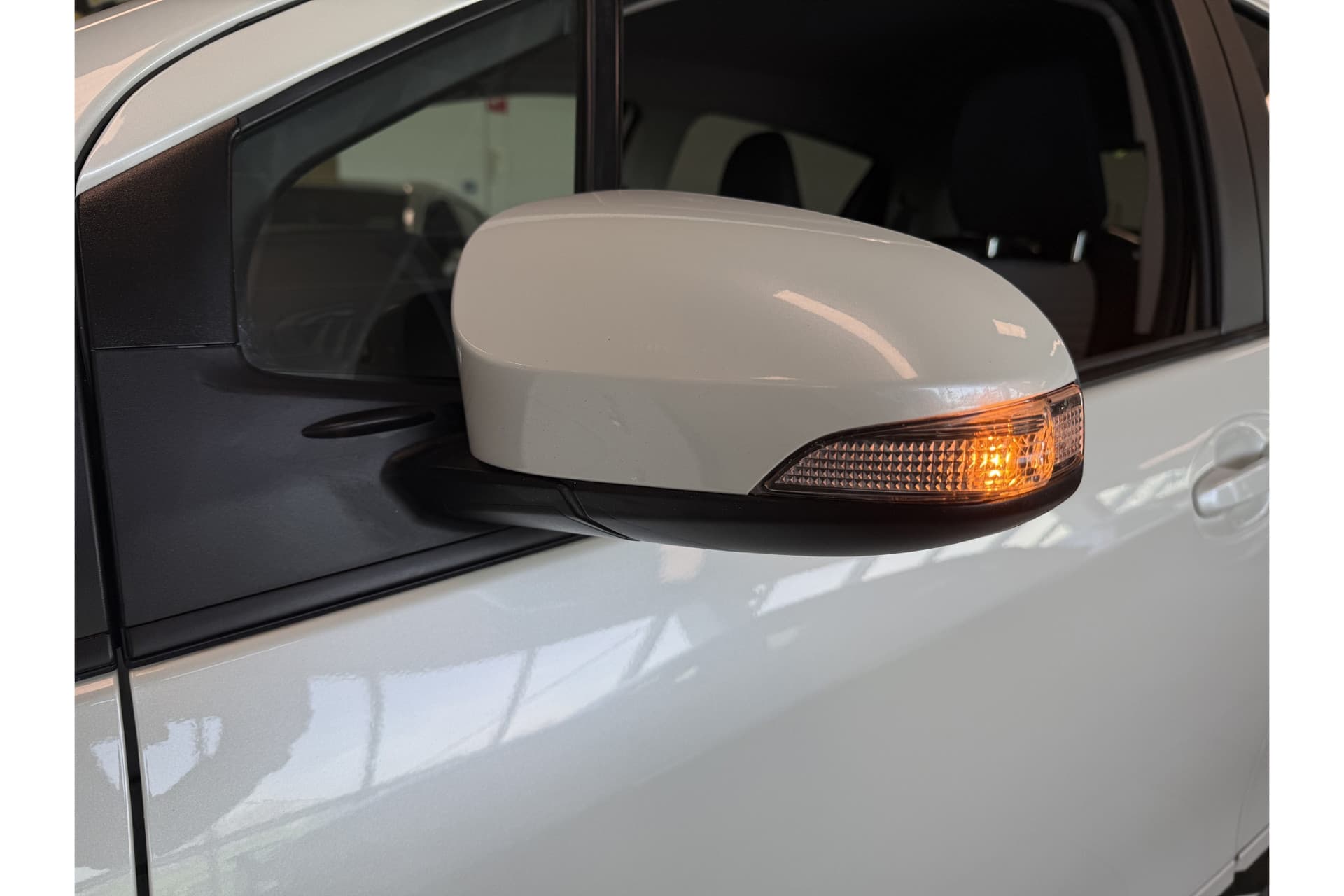 Toyota Yaris 1.5 Hybrid Design Sport thumbnail 13