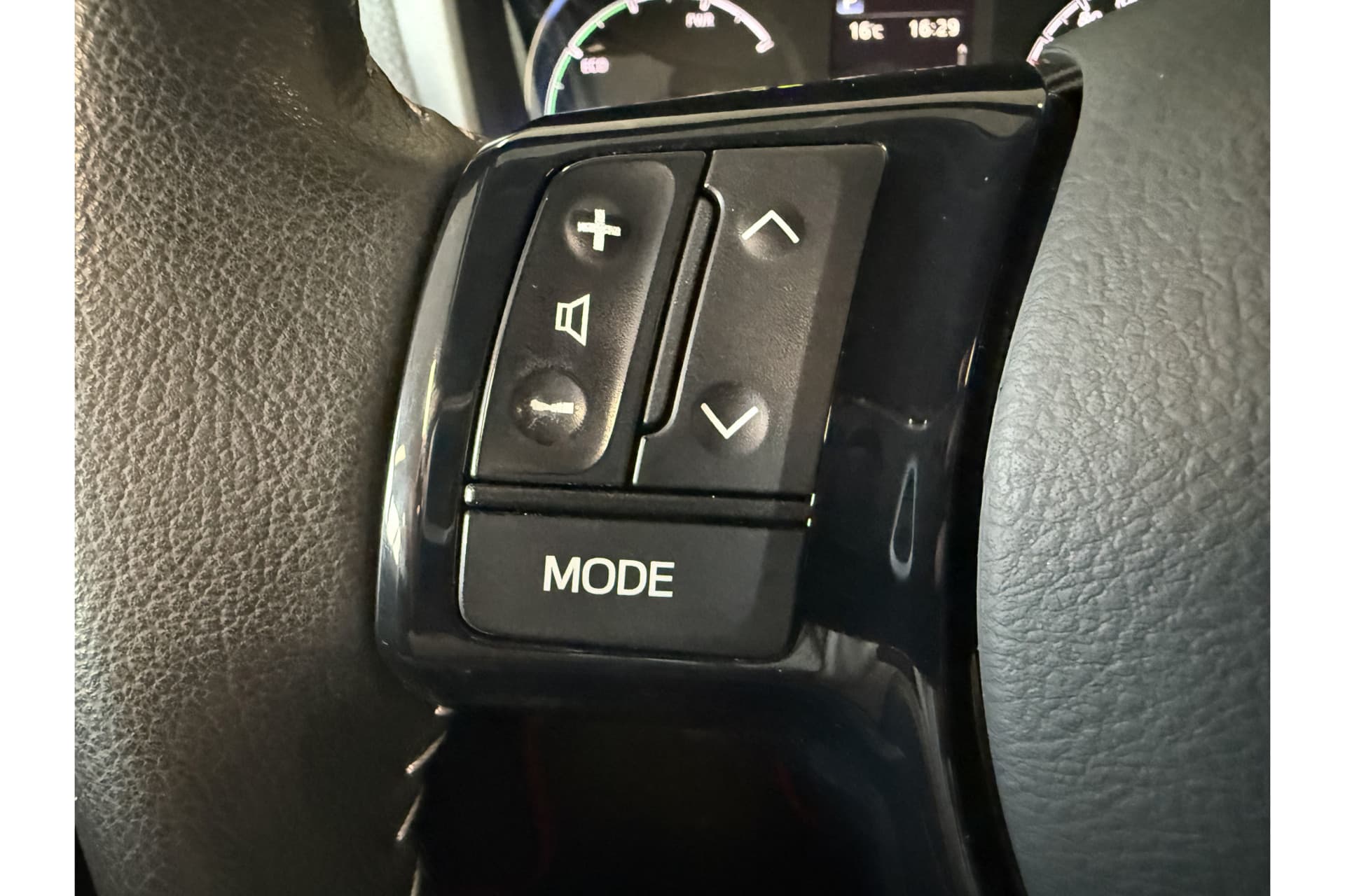 Toyota Yaris 1.5 Hybrid Design Sport thumbnail 23