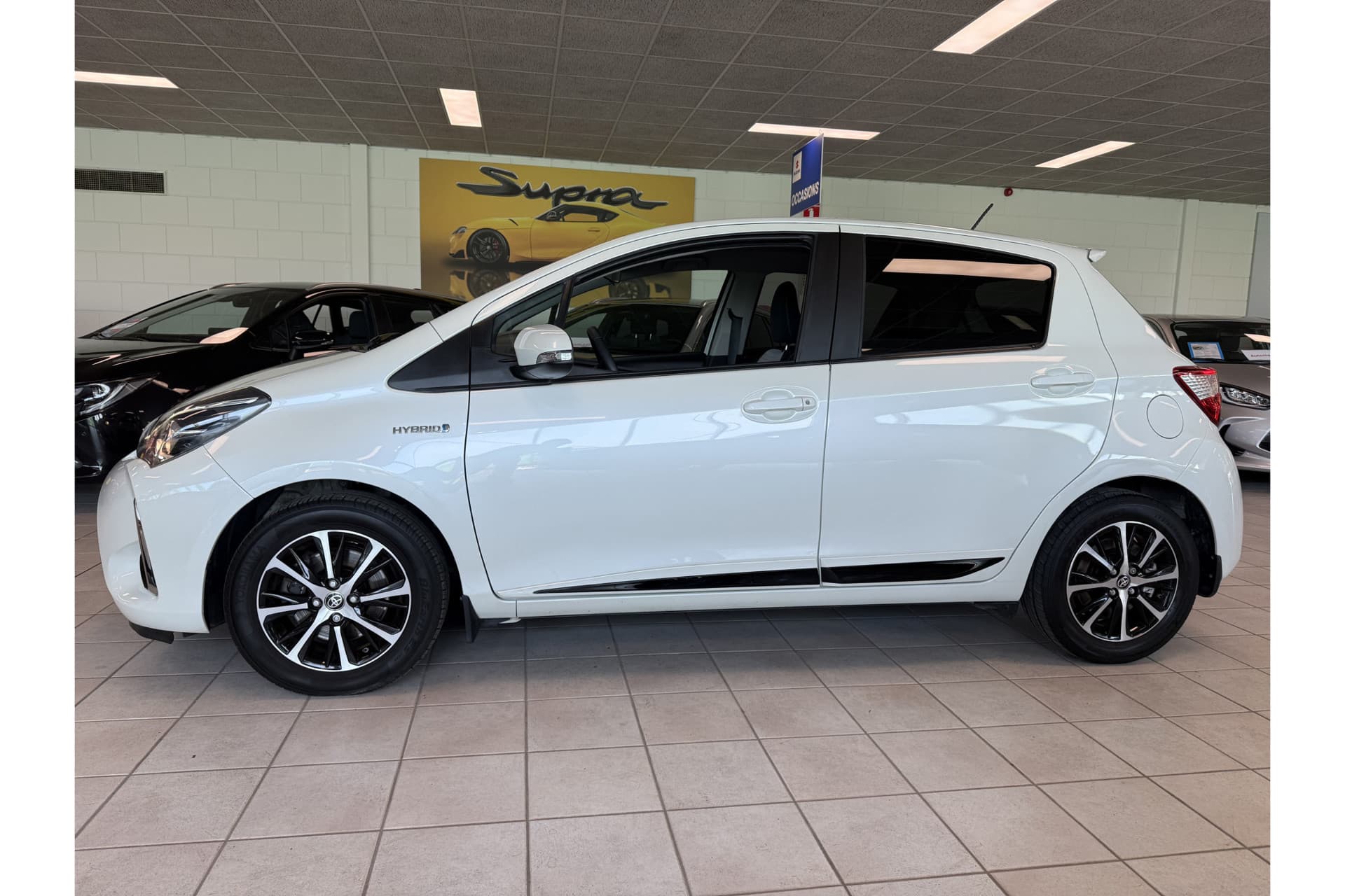 Toyota Yaris 1.5 Hybrid Design Sport thumbnail 3