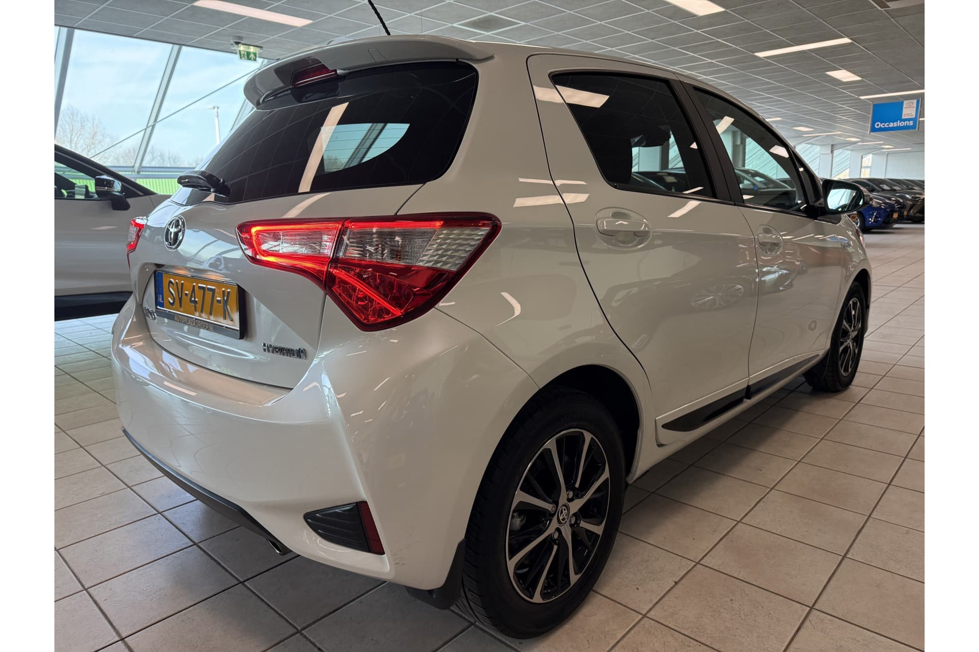 Toyota Yaris 1.5 Hybrid Design Sport thumbnail 6