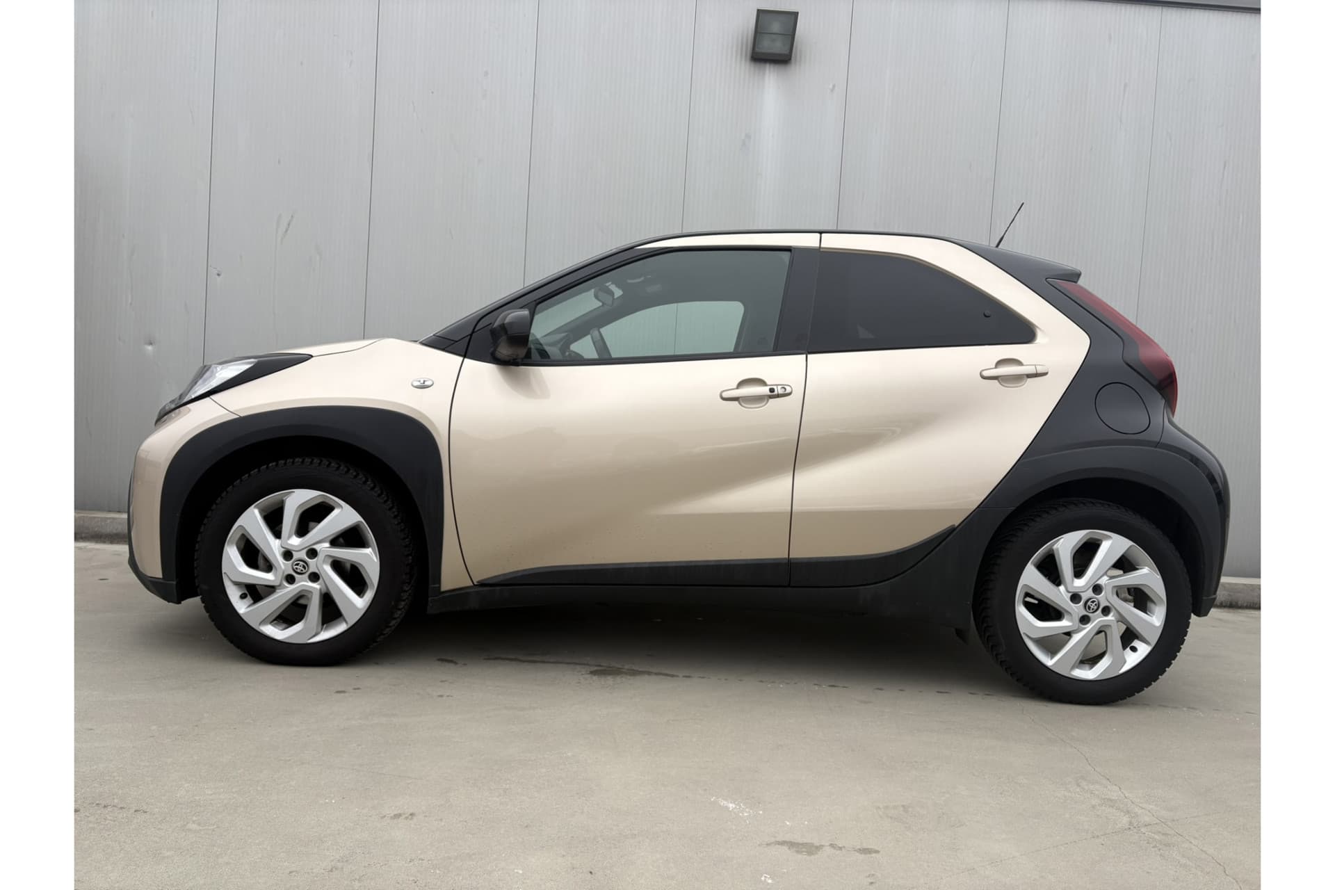 Toyota Aygo X 1.0 Vvt-I S-Cvt First Automaat thumbnail 2