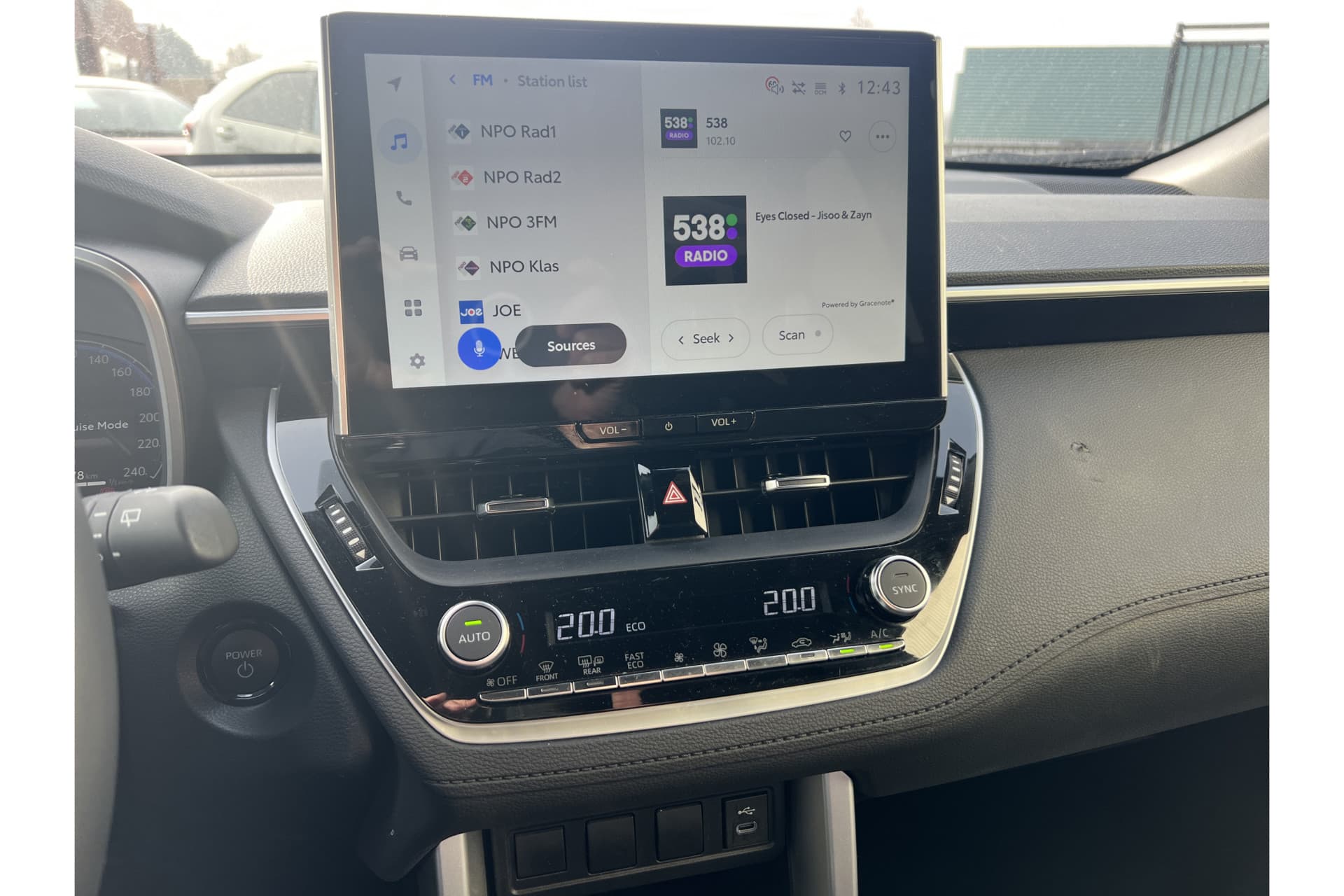 Toyota Corolla Cross Hybrid 140 Style thumbnail 4