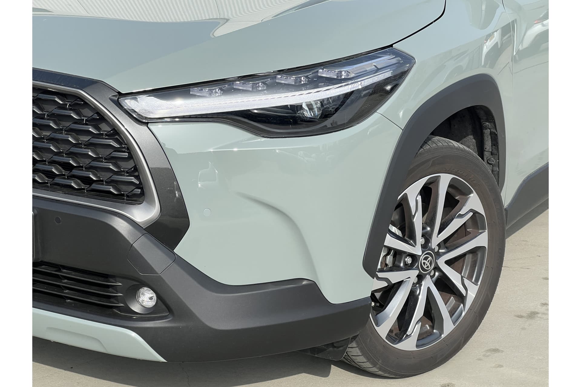 Toyota Corolla Cross Hybrid 140 Style thumbnail 6