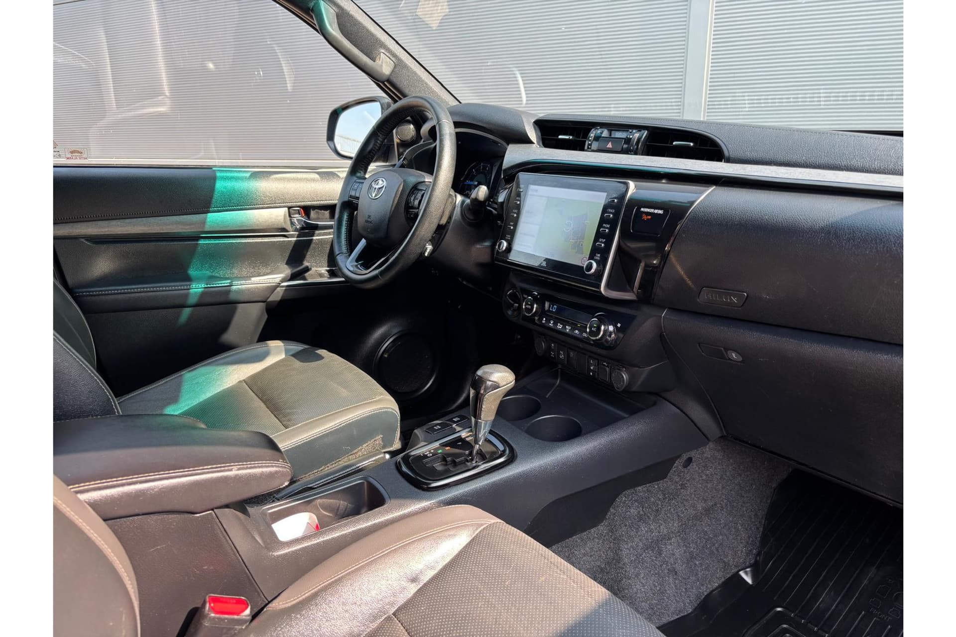 Toyota Hilux 2.8 D-4D Double Cab Invincible thumbnail 13