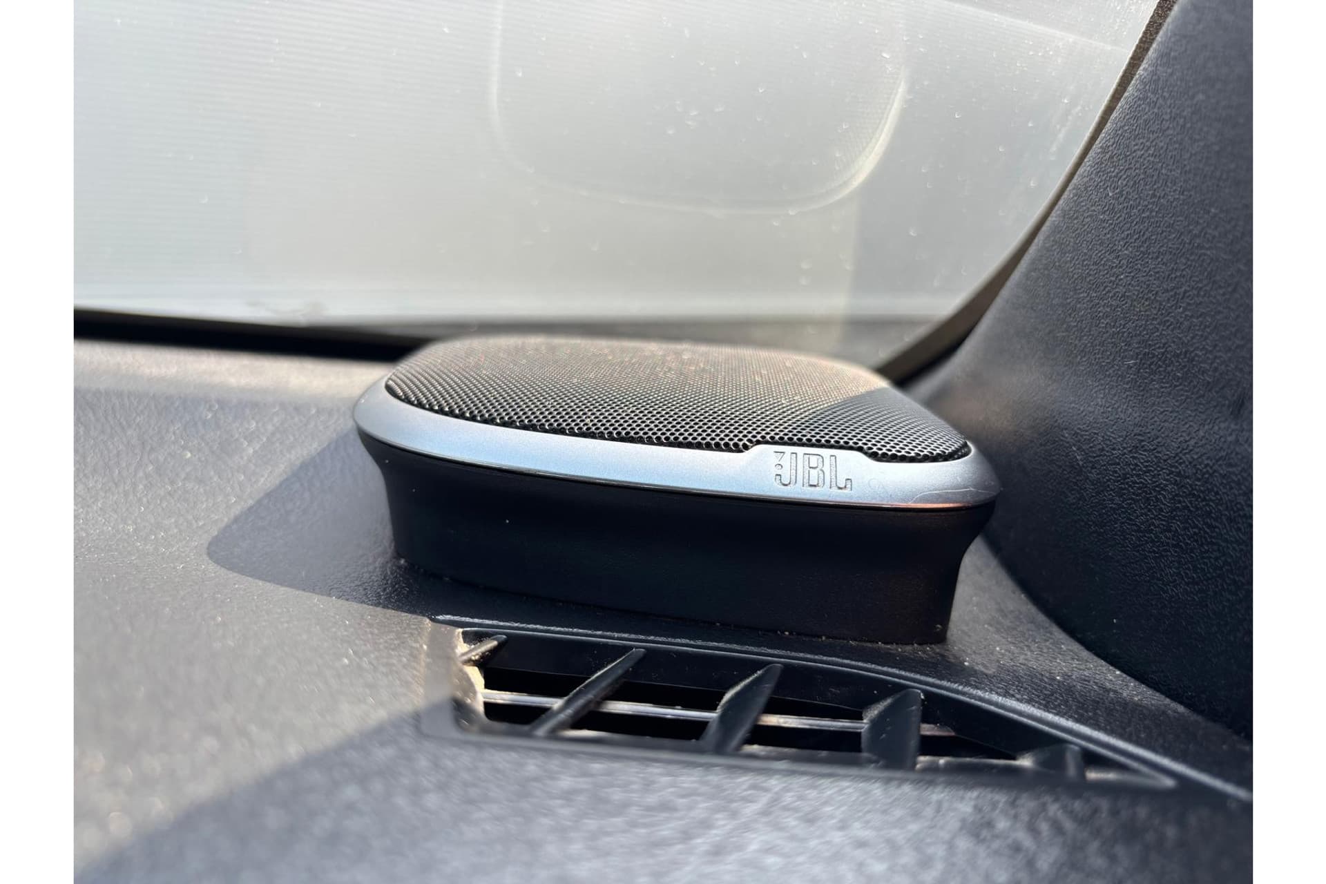 Toyota Hilux 2.8 D-4D Double Cab Invincible thumbnail 24