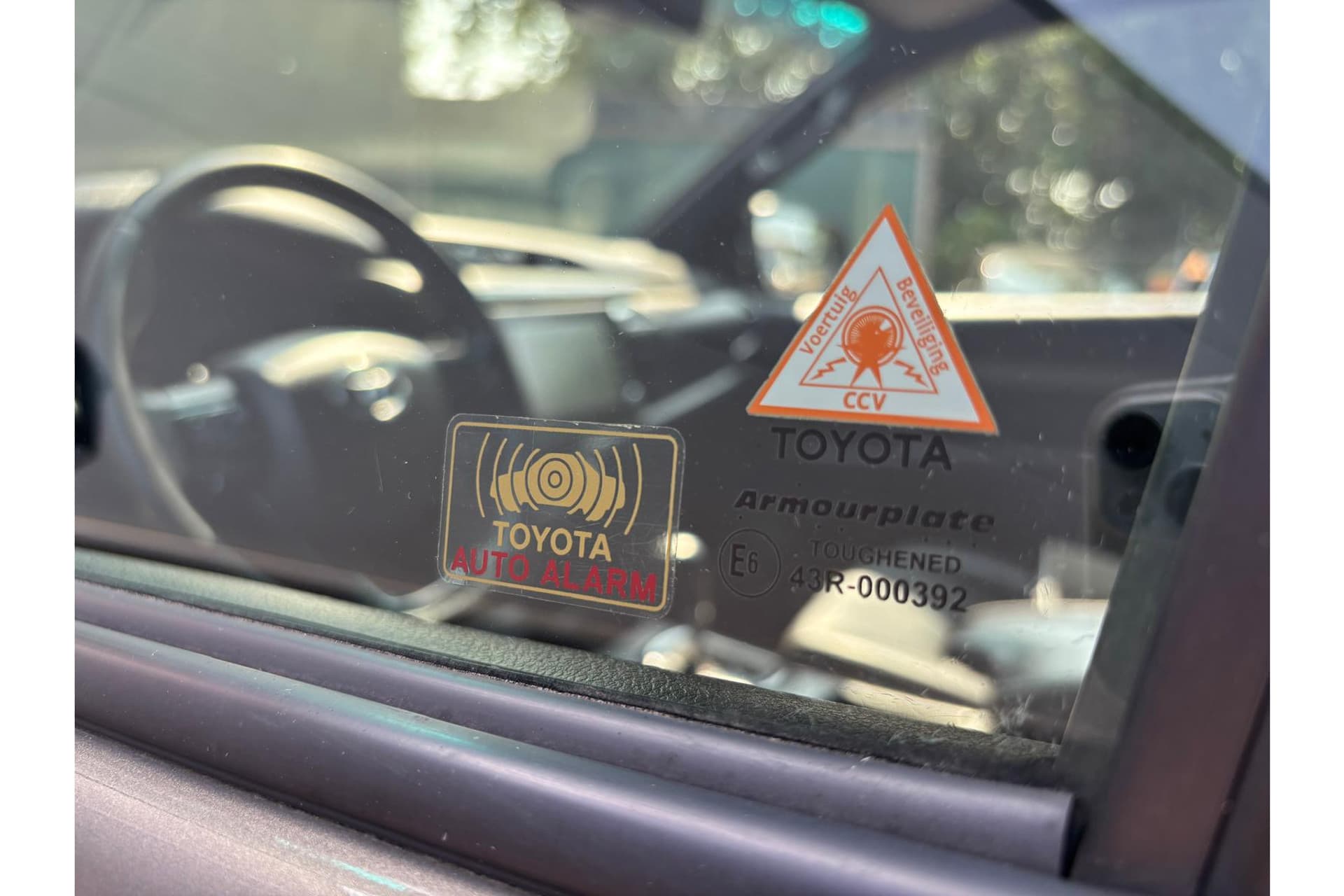 Toyota Hilux 2.8 D-4D Double Cab Invincible thumbnail 26