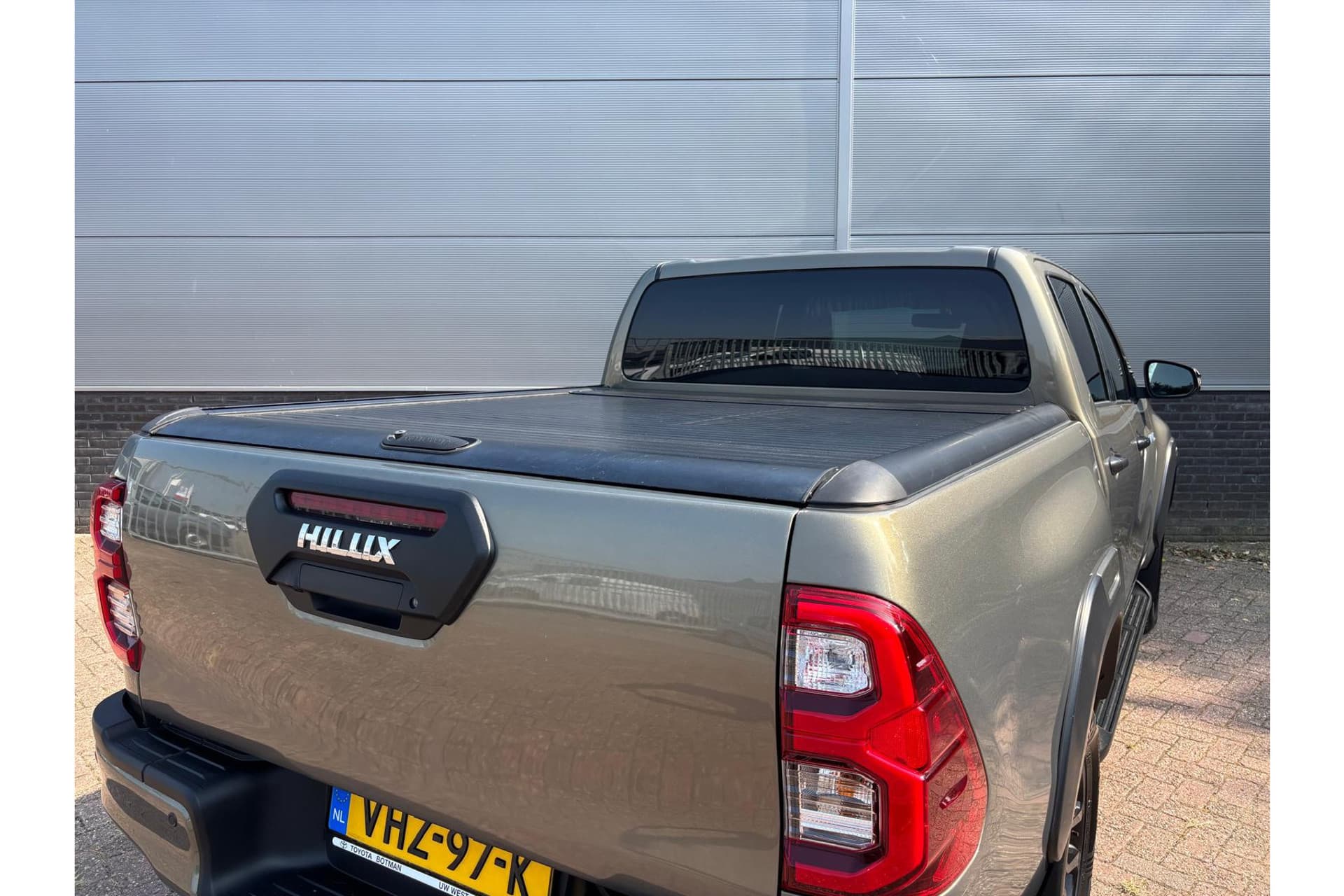 Toyota Hilux 2.8 D-4D Double Cab Invincible thumbnail 28