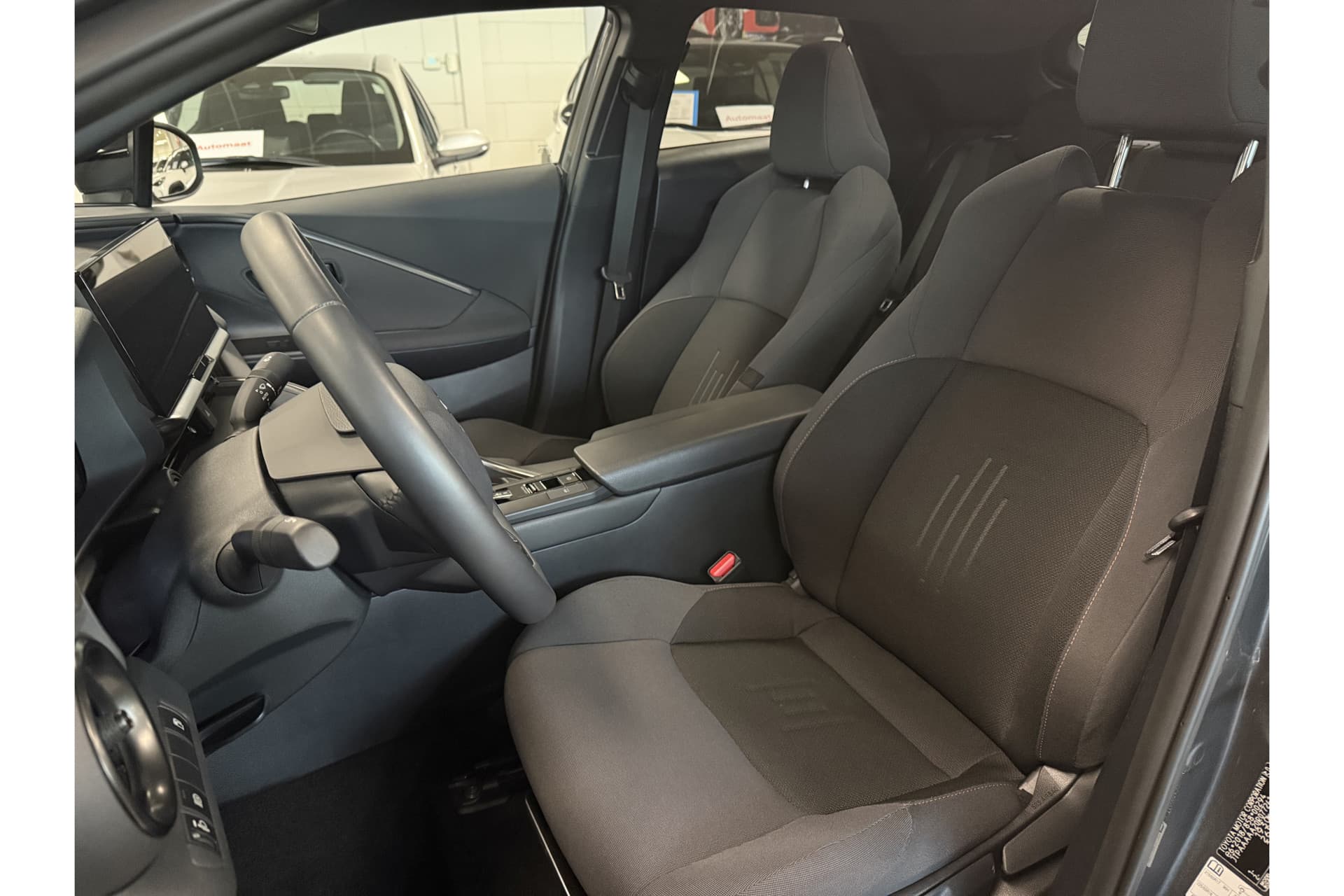 Toyota C-HR 1.8 Hybrid 140 First Edition thumbnail 10