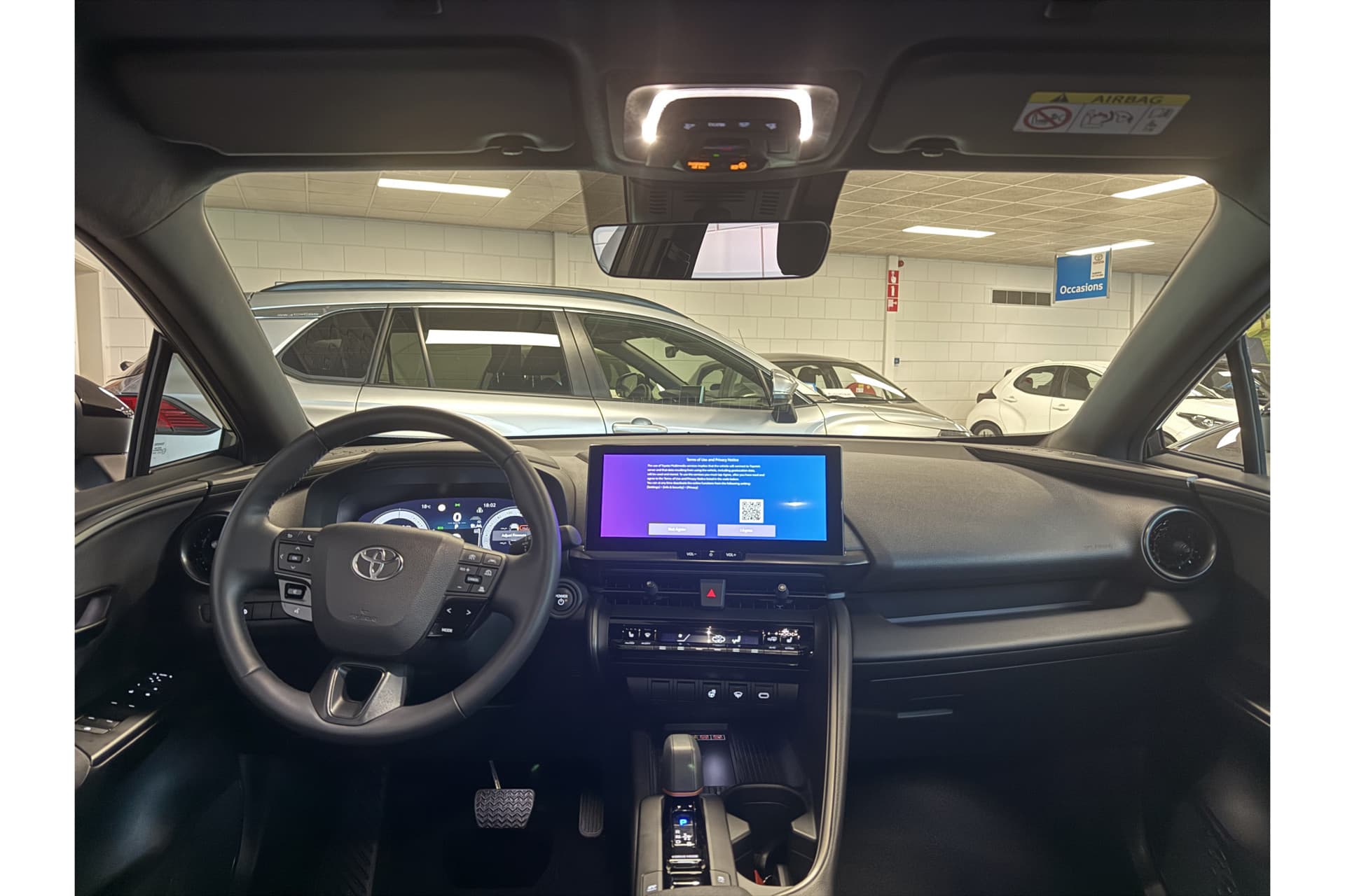 Toyota C-HR 1.8 Hybrid 140 First Edition thumbnail 11