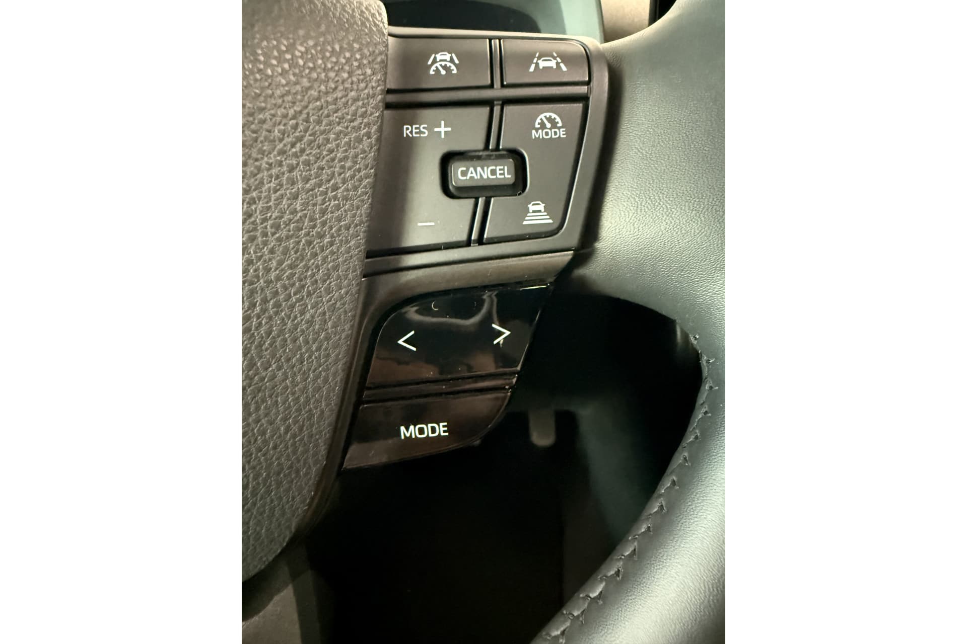 Toyota C-HR 1.8 Hybrid 140 First Edition thumbnail 18