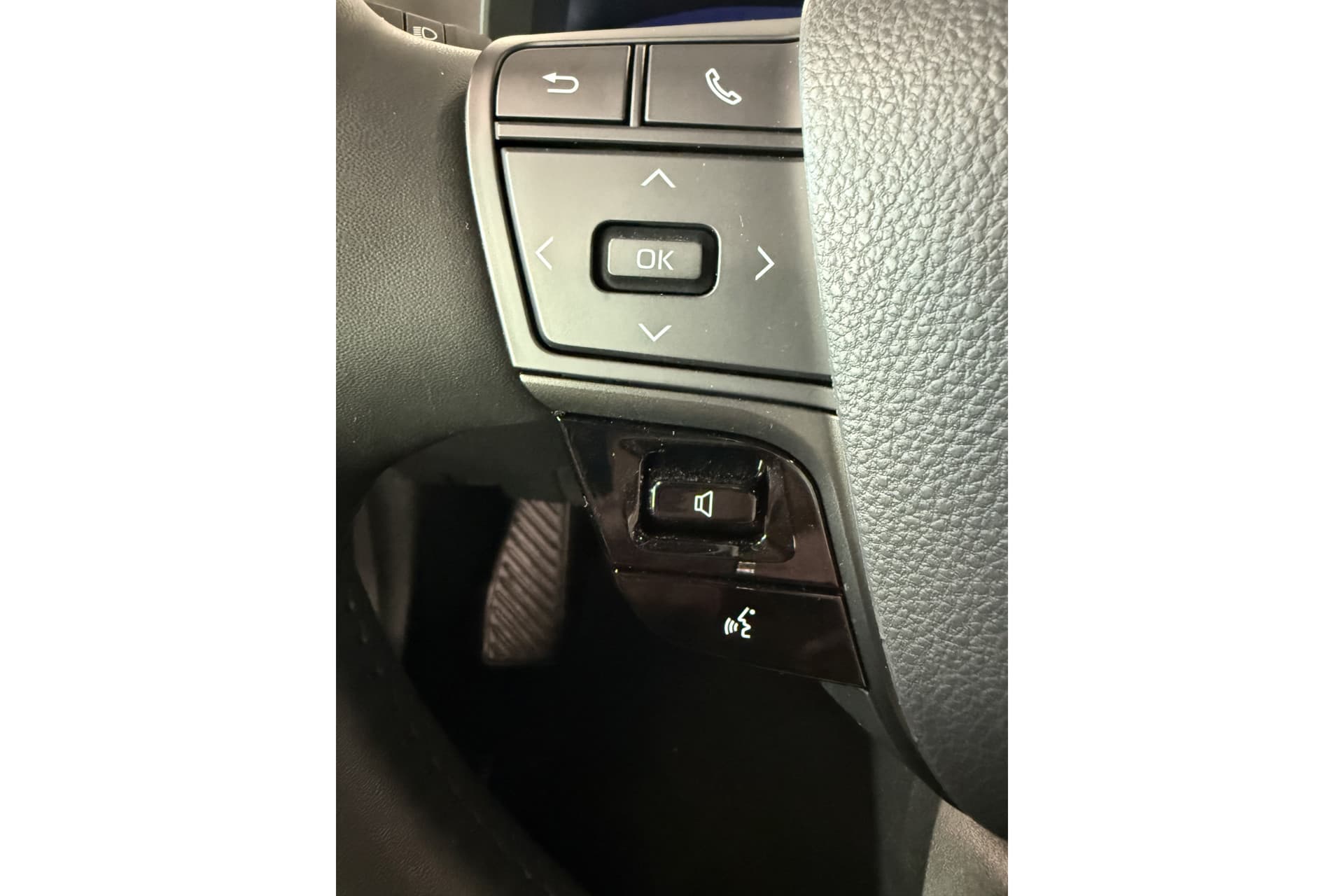 Toyota C-HR 1.8 Hybrid 140 First Edition thumbnail 19