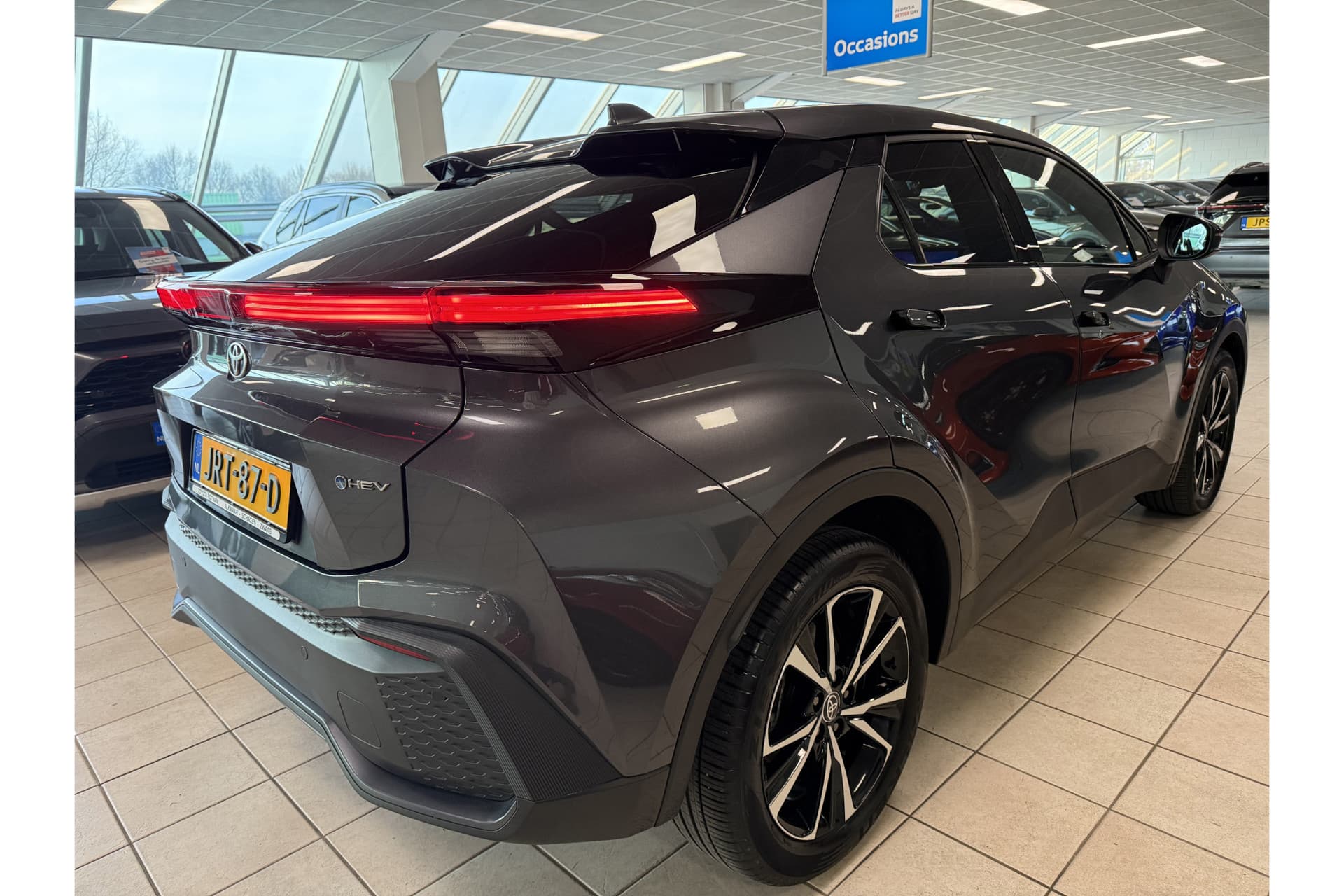 Toyota C-HR 1.8 Hybrid 140 First Edition thumbnail 6