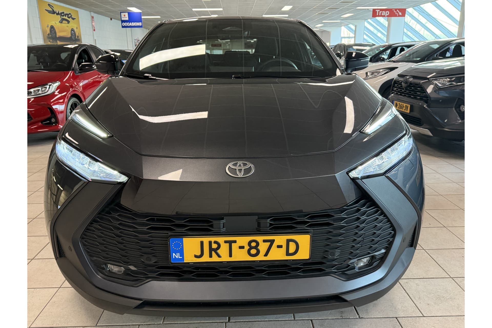 Toyota C-HR 1.8 Hybrid 140 First Edition thumbnail 8