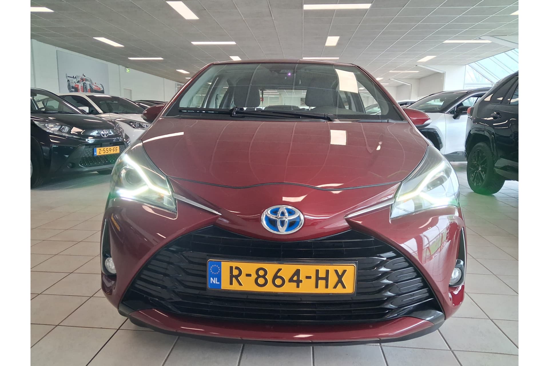 Toyota Yaris 1.5 Hybrid Dynamic thumbnail 10