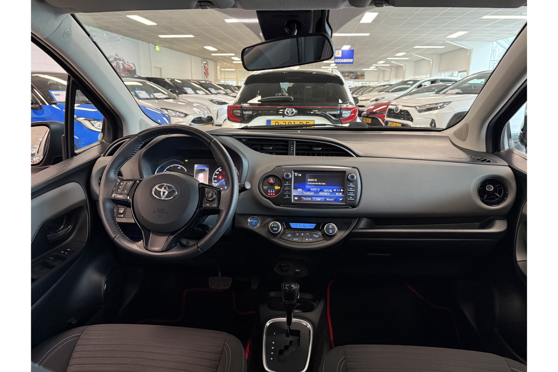 Toyota Yaris 1.5 Hybrid Dynamic thumbnail 18
