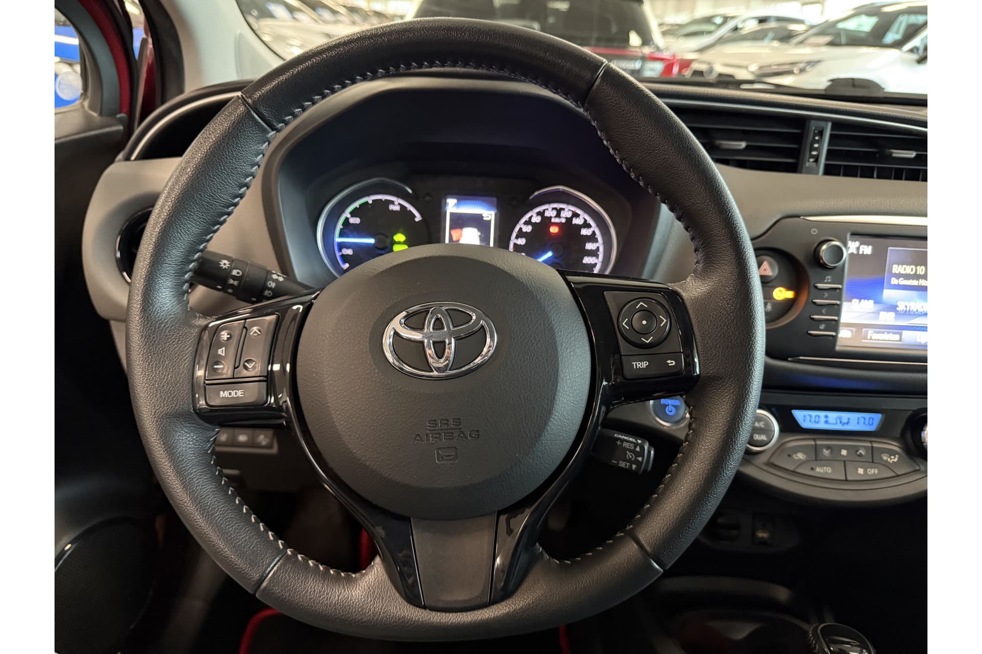 Toyota Yaris 1.5 Hybrid Dynamic thumbnail 27