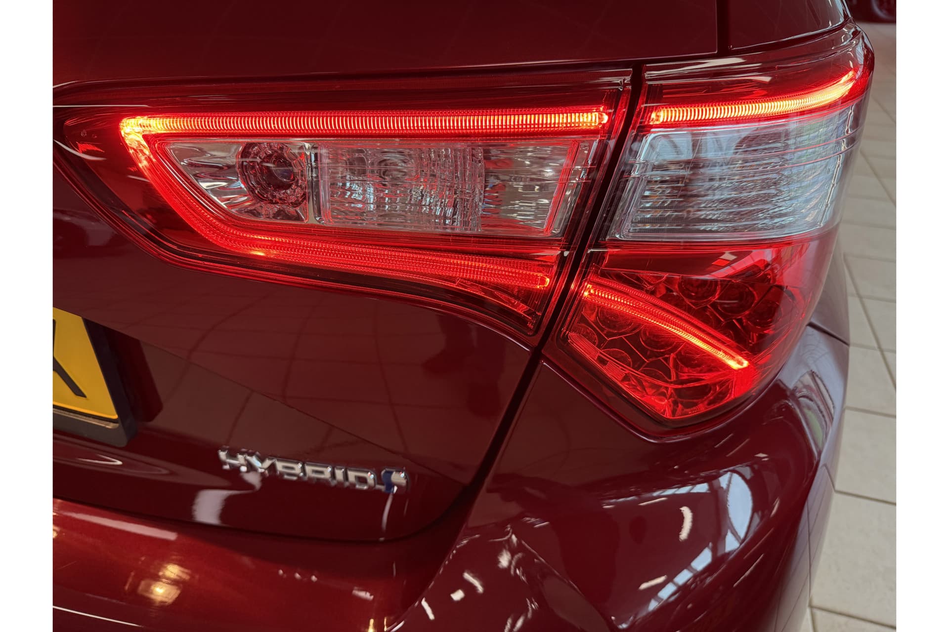 Toyota Yaris 1.5 Hybrid Dynamic thumbnail 7