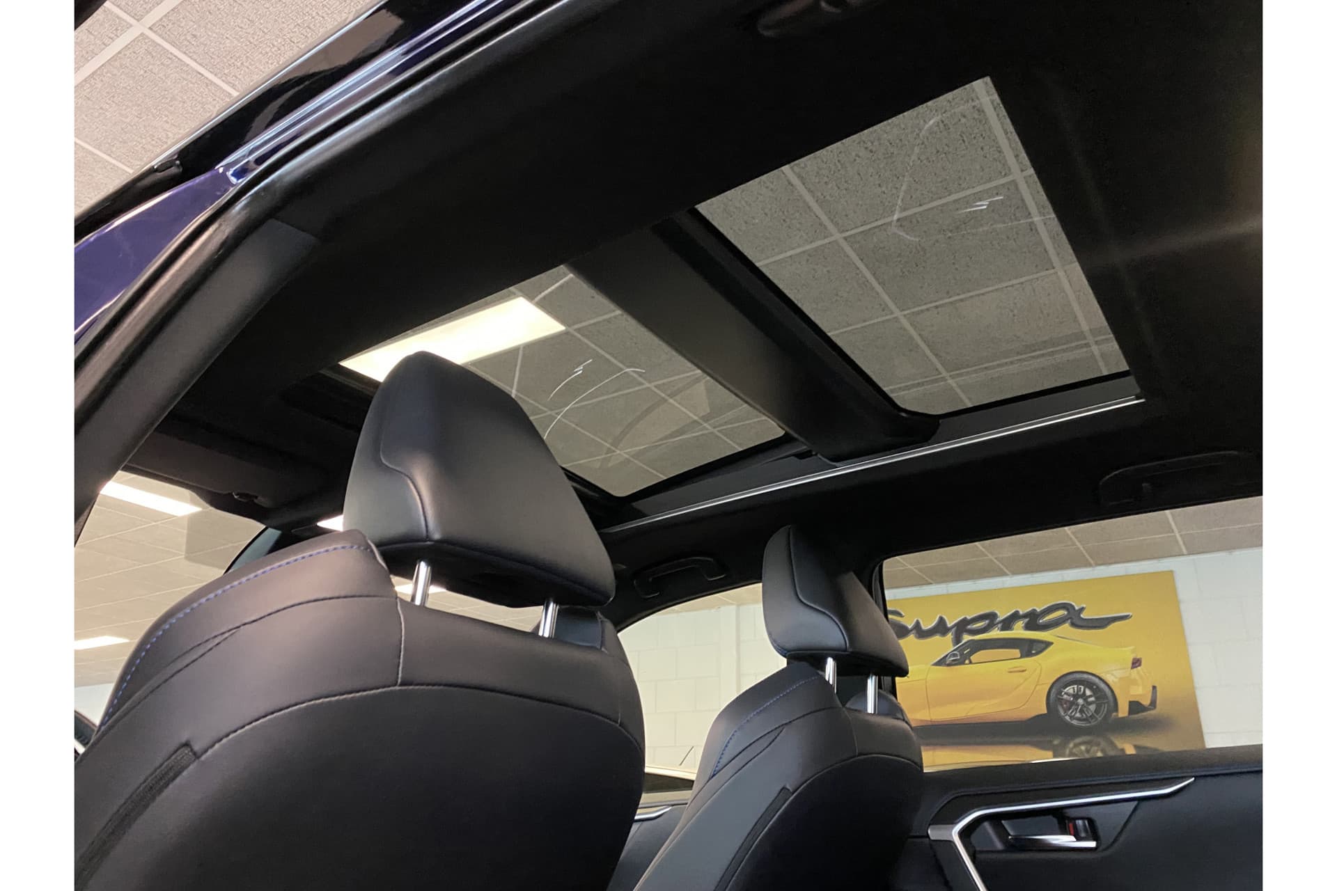 Toyota RAV4 2.5 Hybrid Awd Style thumbnail 15