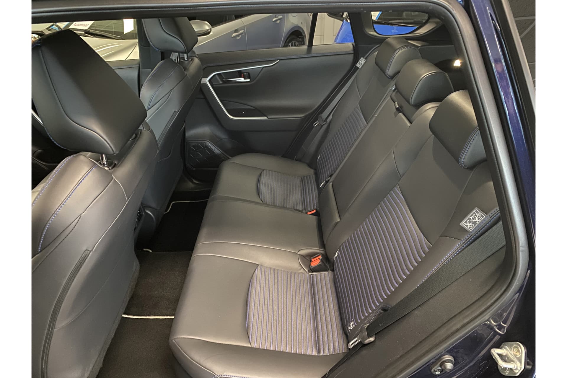 Toyota RAV4 2.5 Hybrid Awd Style thumbnail 16