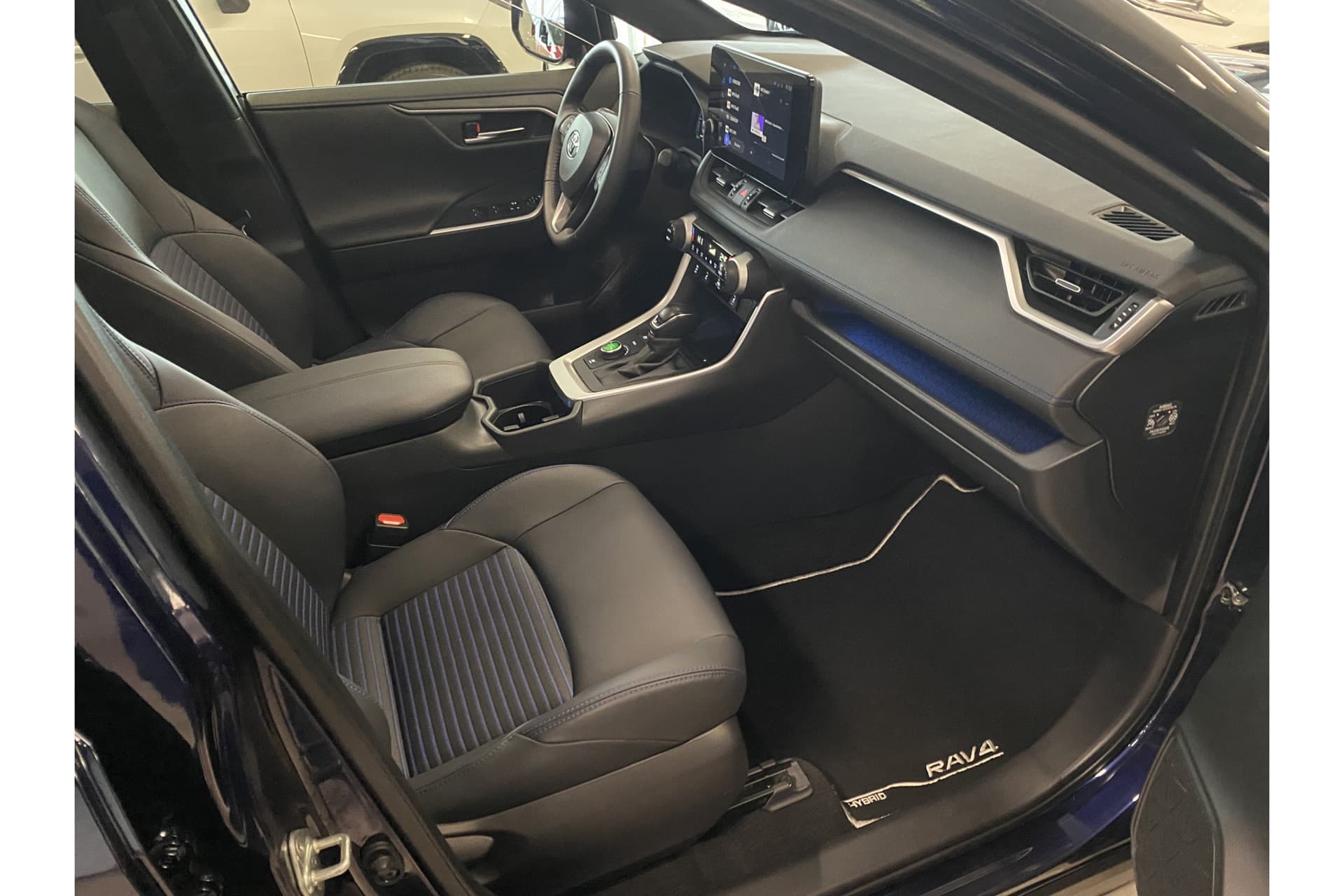 Toyota RAV4 2.5 Hybrid Awd Style thumbnail 7