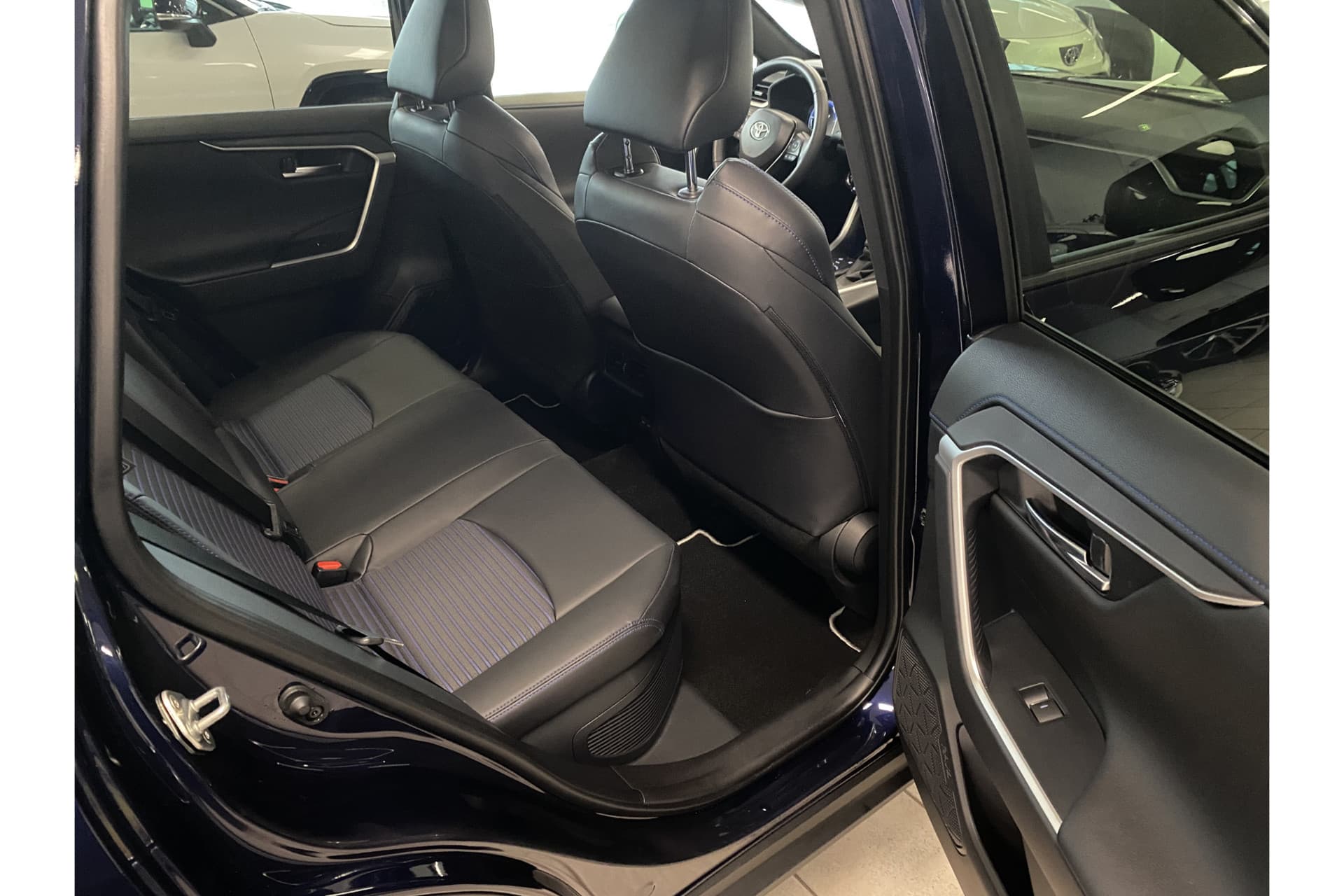 Toyota RAV4 2.5 Hybrid Awd Style thumbnail 8