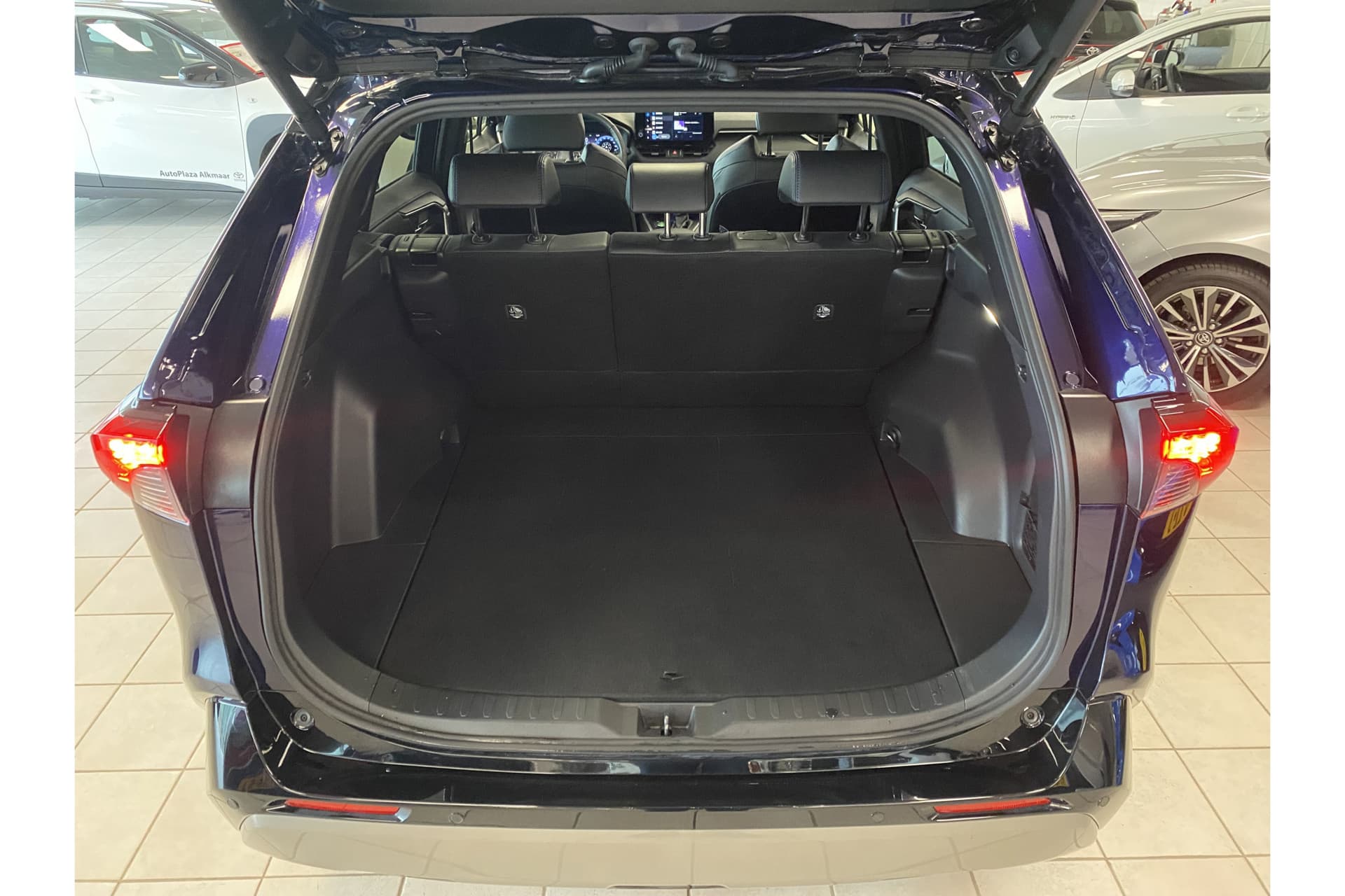 Toyota RAV4 2.5 Hybrid Awd Style thumbnail 9