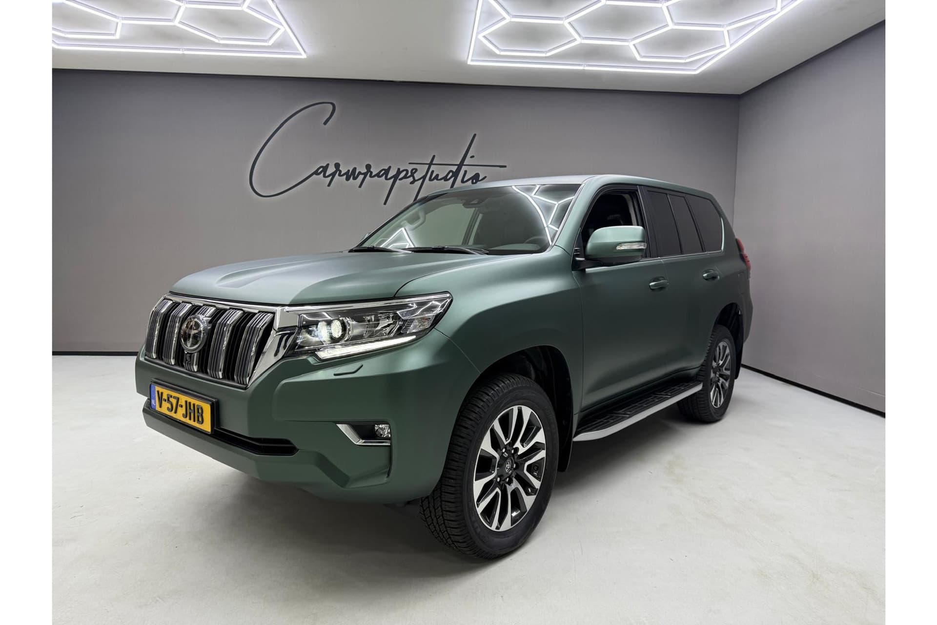 Toyota Land Cruiser 2.8 D-4D-F Professional Window Van