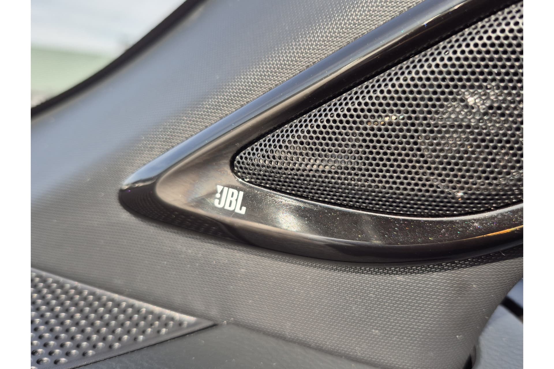 Toyota C-HR 1.8 Hybrid Bi-Tone Plus thumbnail 16