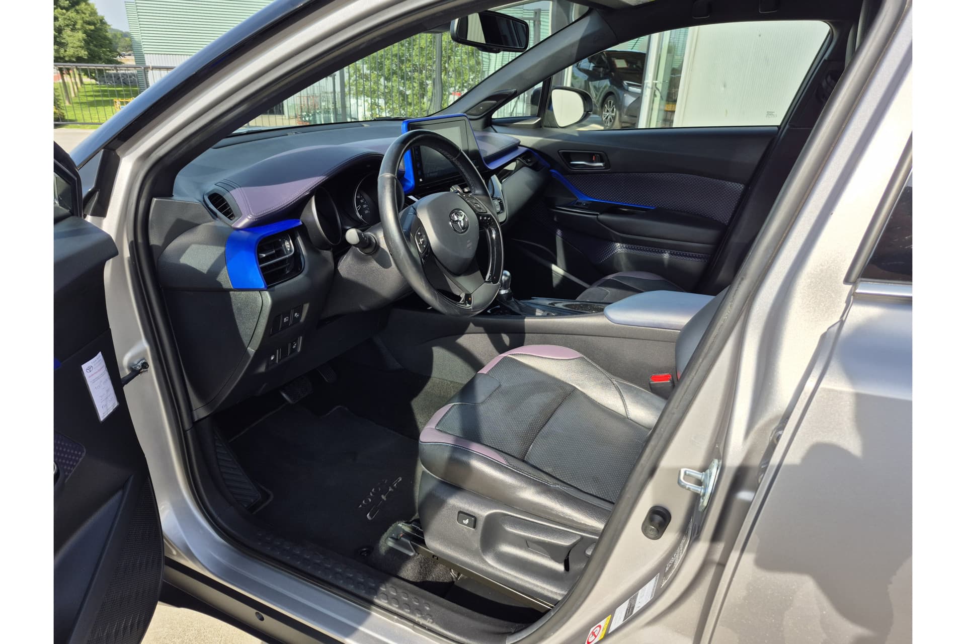 Toyota C-HR 1.8 Hybrid Bi-Tone Plus thumbnail 18