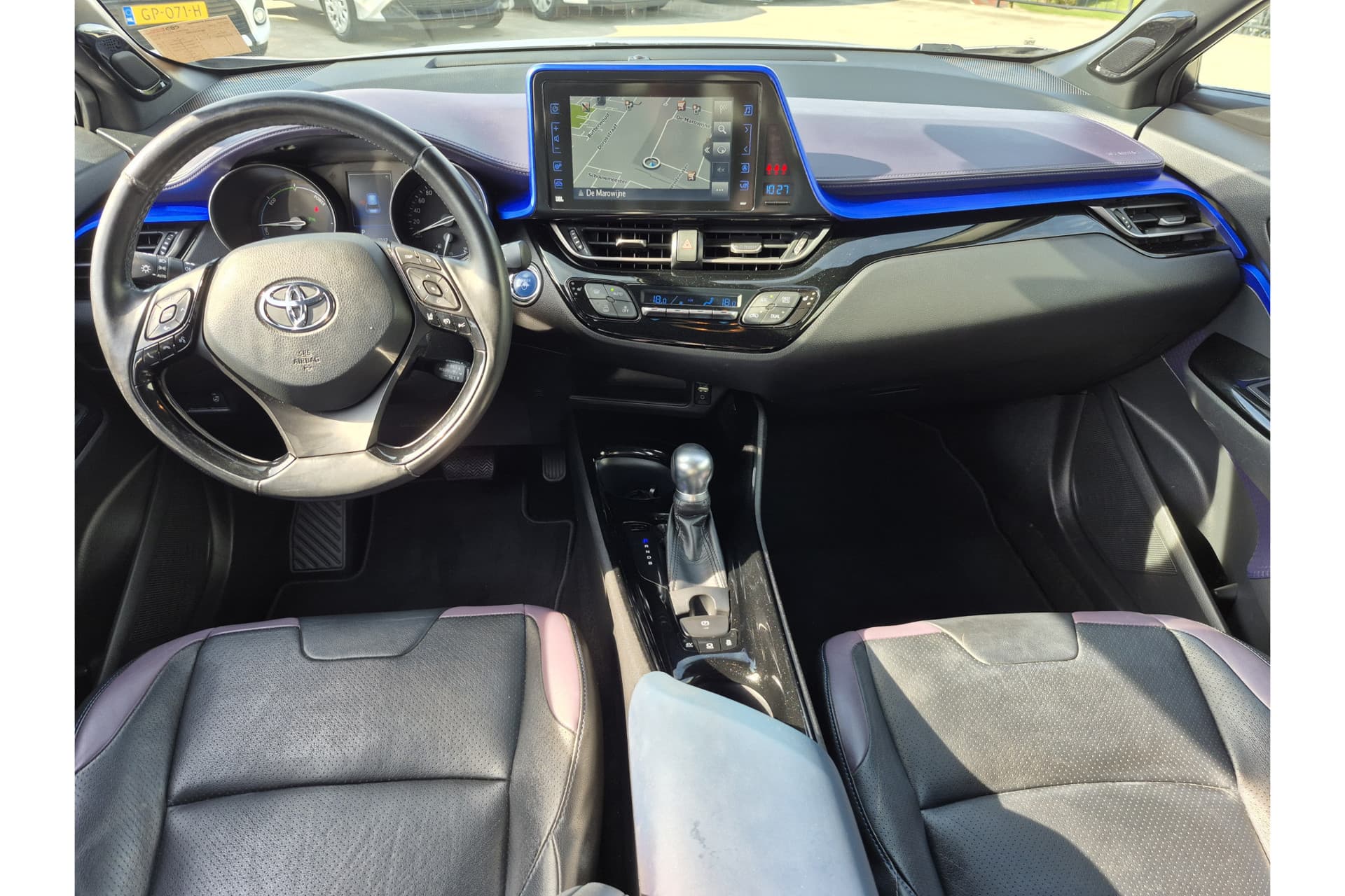 Toyota C-HR 1.8 Hybrid Bi-Tone Plus thumbnail 2