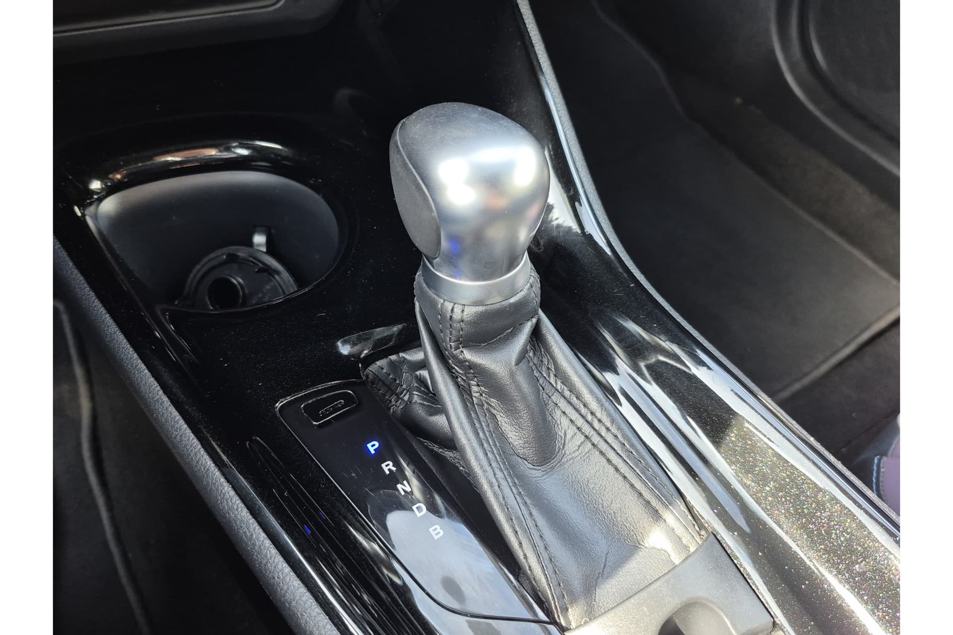 Toyota C-HR 1.8 Hybrid Bi-Tone Plus thumbnail 4