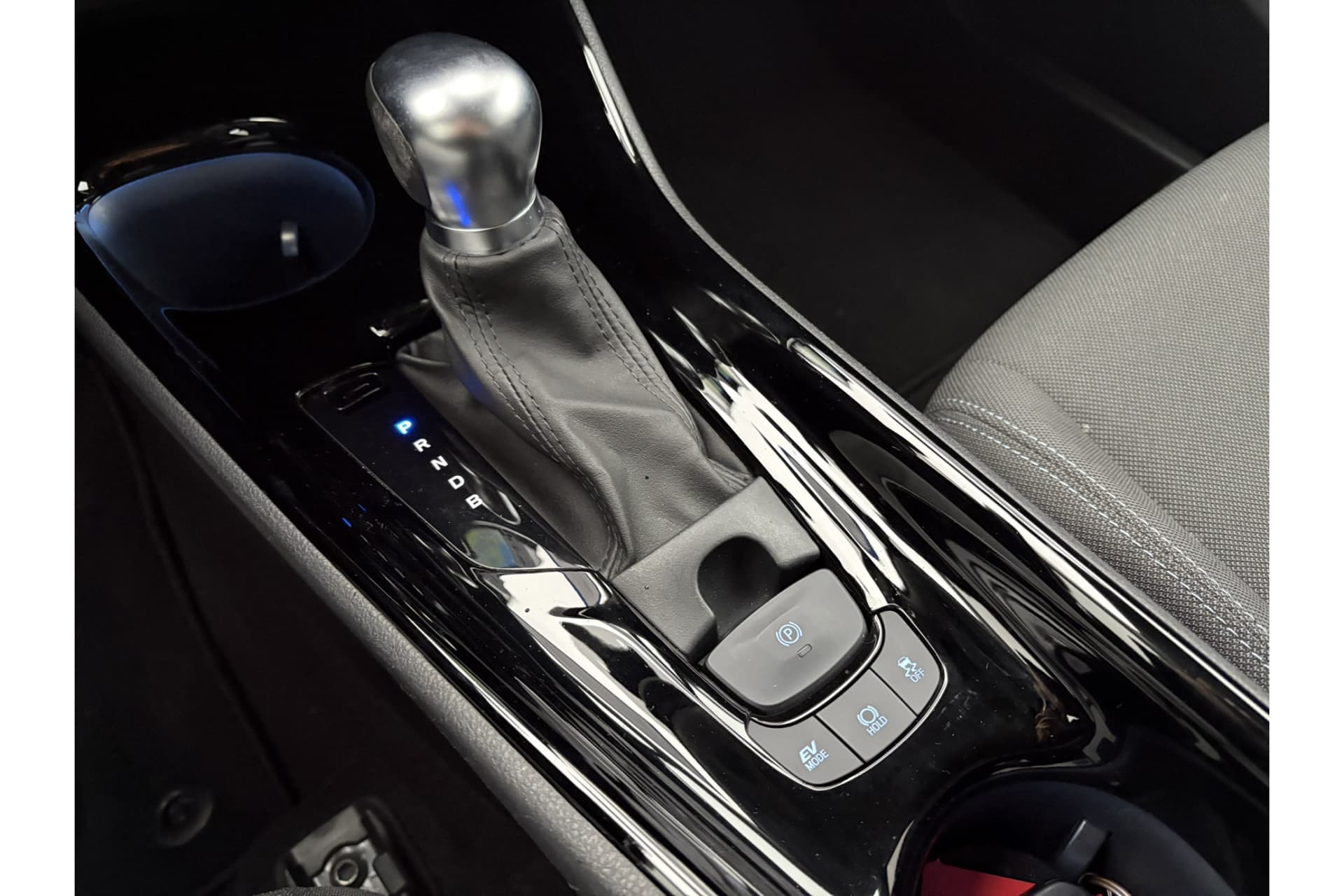 Toyota C-HR 1.8 Hybrid Style thumbnail 16